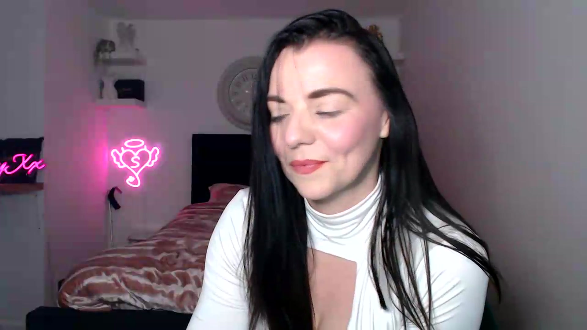 Gallery image thumbnail from innocentSamx's myfreecams stream on, 09/05/2026, 12:17 image 8 of 20