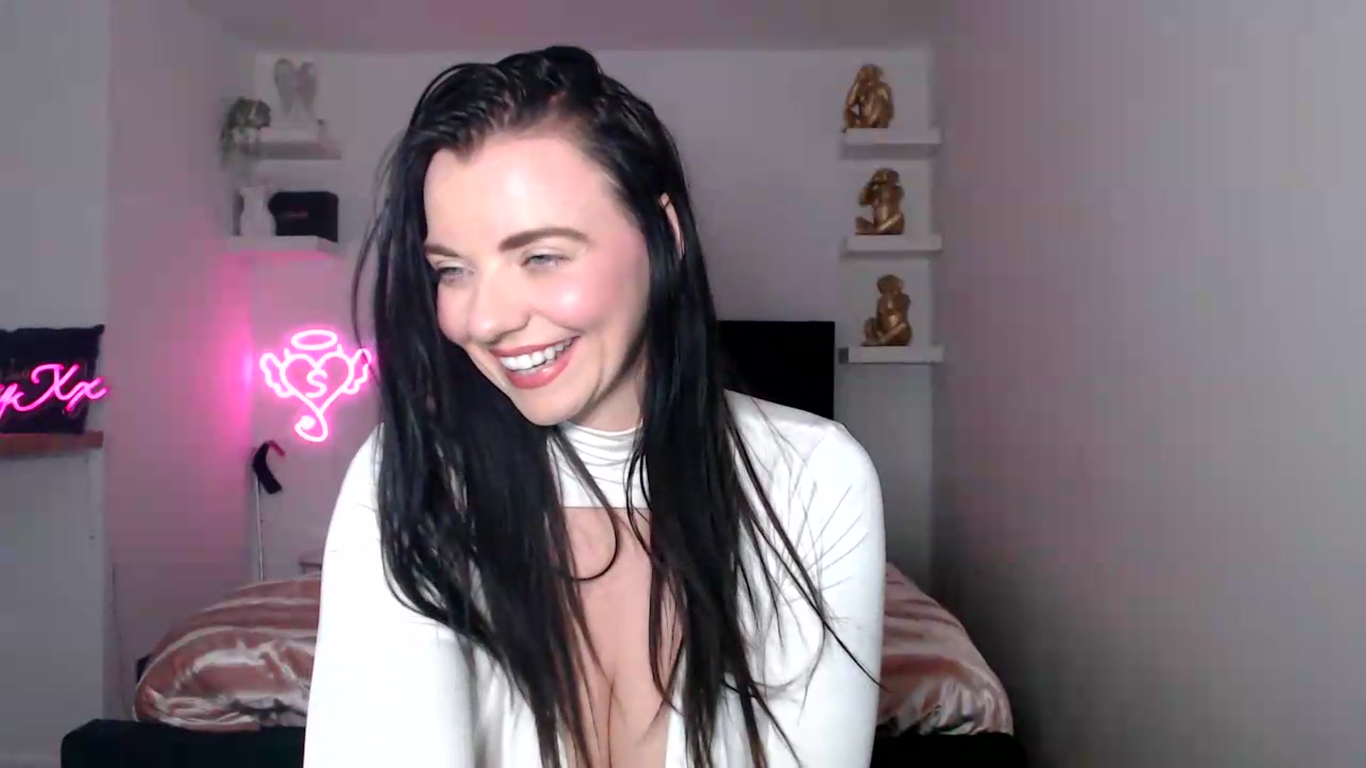 Gallery image thumbnail from innocentSamx's myfreecams stream on, 09/05/2026, 12:17 image 11 of 20