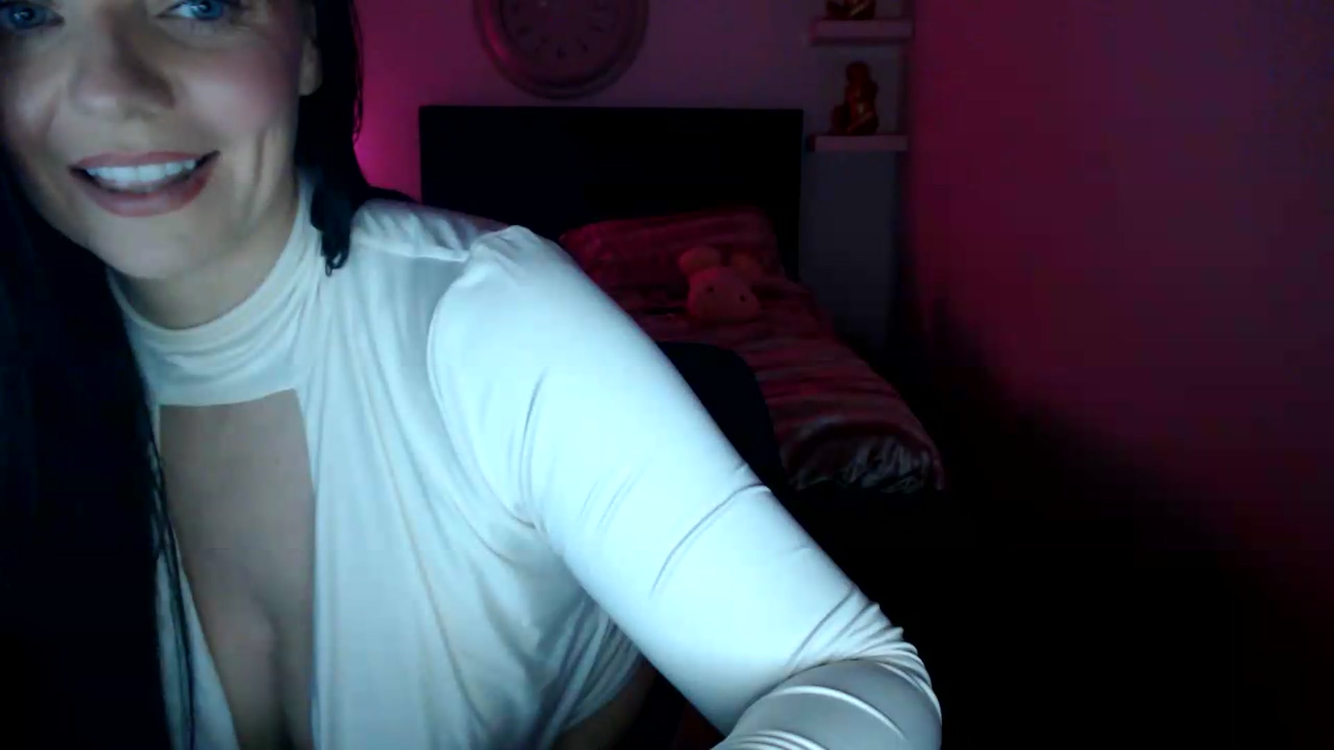 Gallery image thumbnail from innocentSamx's myfreecams stream on, 09/05/2026, 14:30 image 9 of 20