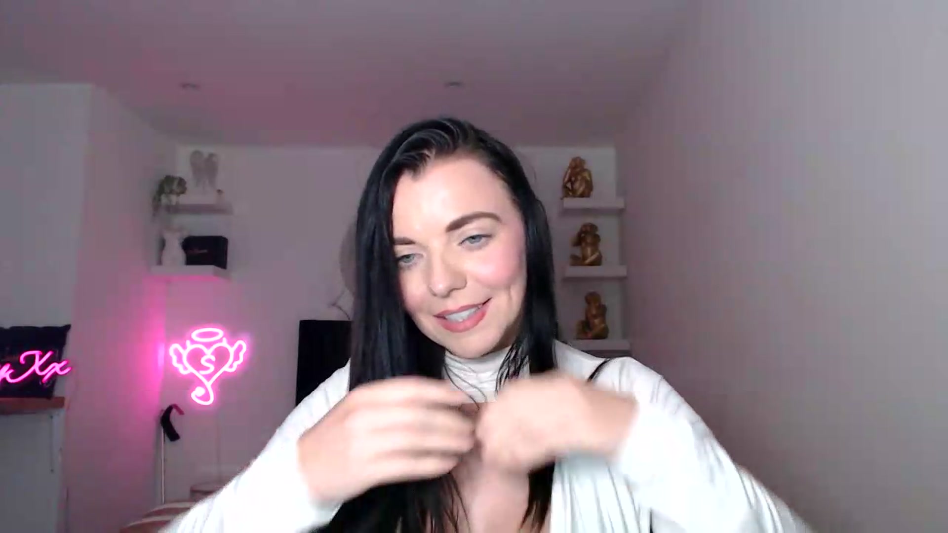 Gallery image thumbnail from innocentSamx's myfreecams stream on, 09/05/2026, 15:03 image 15 of 20