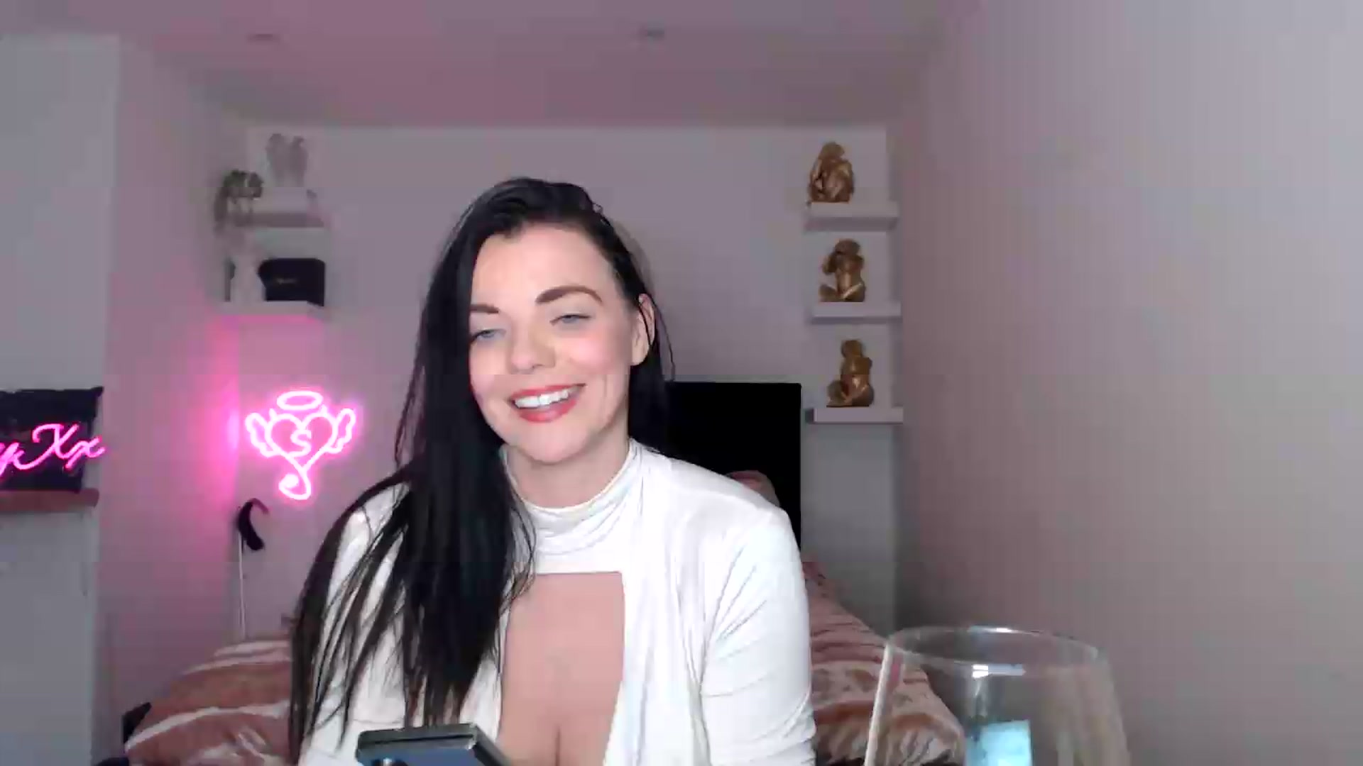 Gallery image thumbnail from innocentSamx's myfreecams stream on, 09/05/2026, 17:17 image 1 of 20