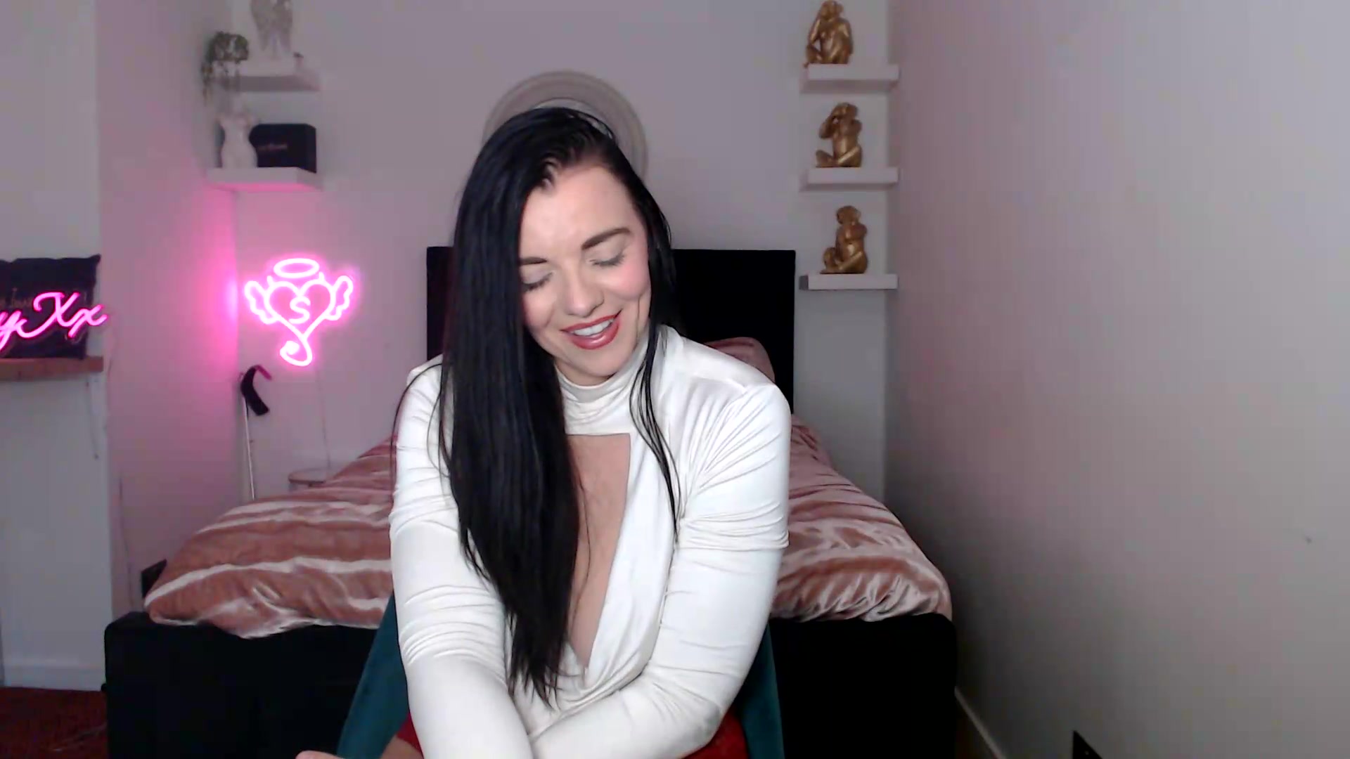 Gallery image thumbnail from innocentSamx's myfreecams stream on, 09/05/2026, 17:17 image 15 of 20