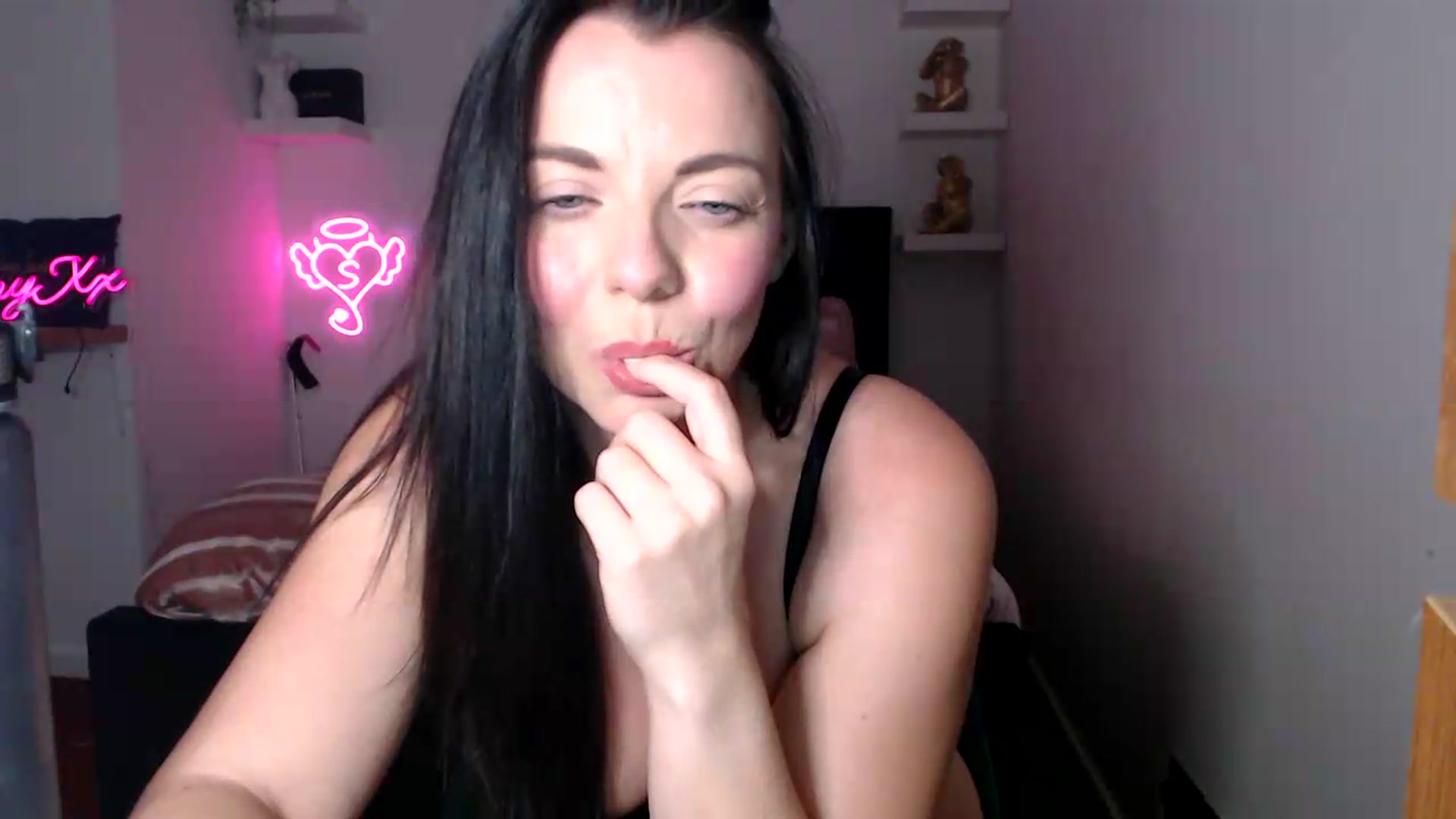 Gallery image thumbnail from innocentSamx's myfreecams stream on, 09/12/2026, 13:17 image 18 of 20
