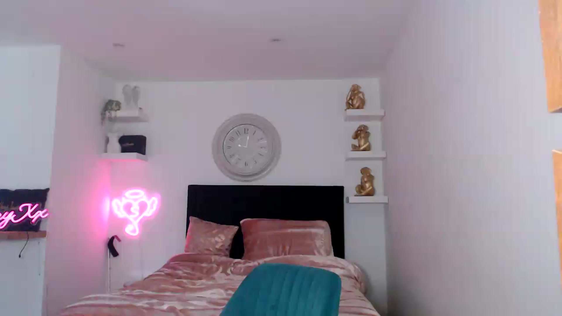 Gallery image thumbnail from innocentSamx's myfreecams stream on, 09/12/2026, 13:17 image 1 of 20