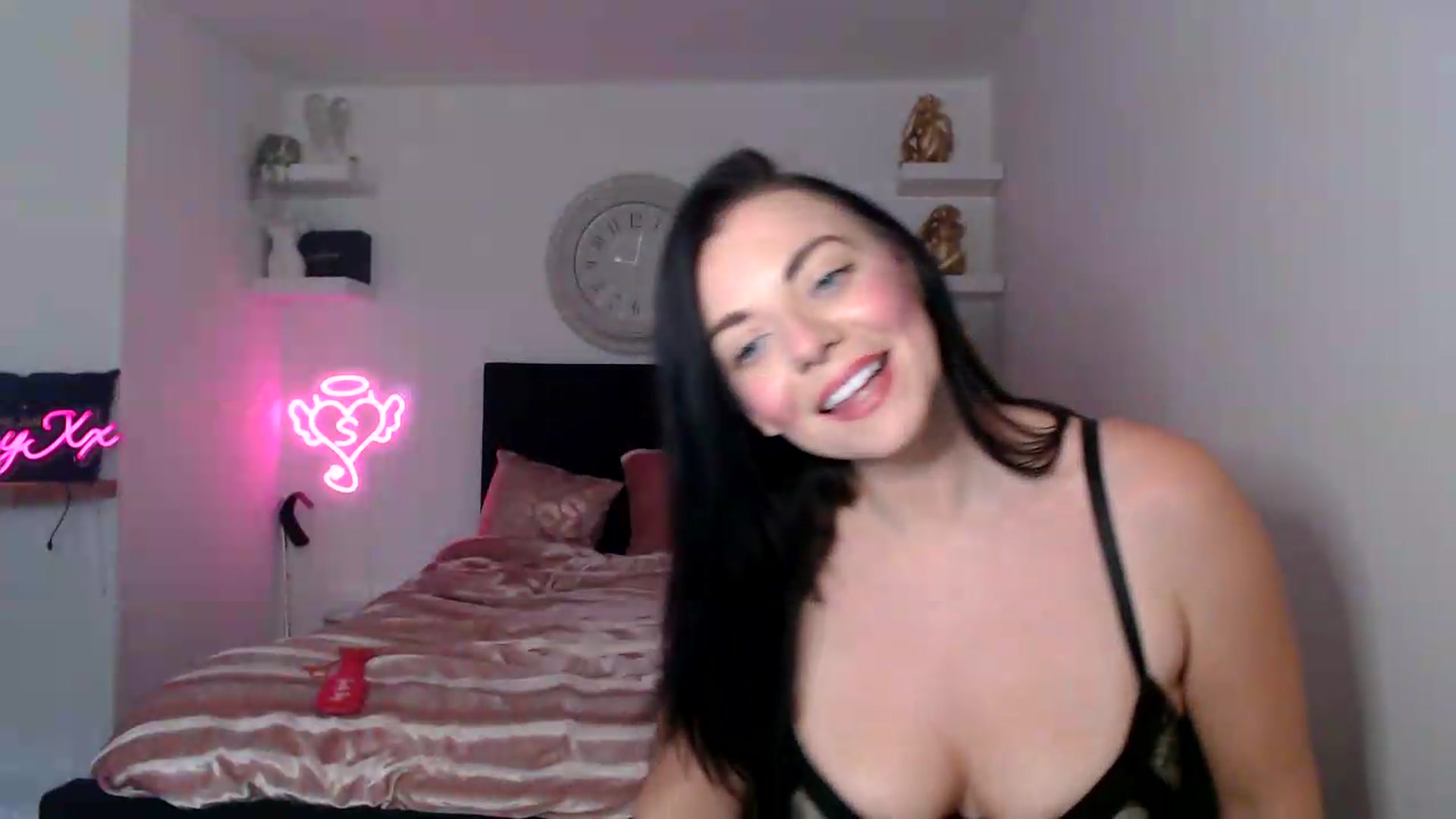 Gallery image thumbnail from innocentSamx's myfreecams stream on, 09/12/2026, 14:07 image 3 of 20