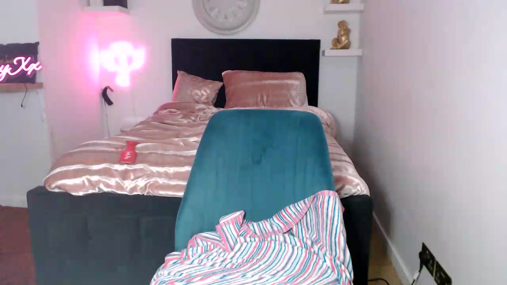 Gallery image thumbnail from innocentSamx's myfreecams stream on, 09/12/2026, 15:46 image 15 of 20
