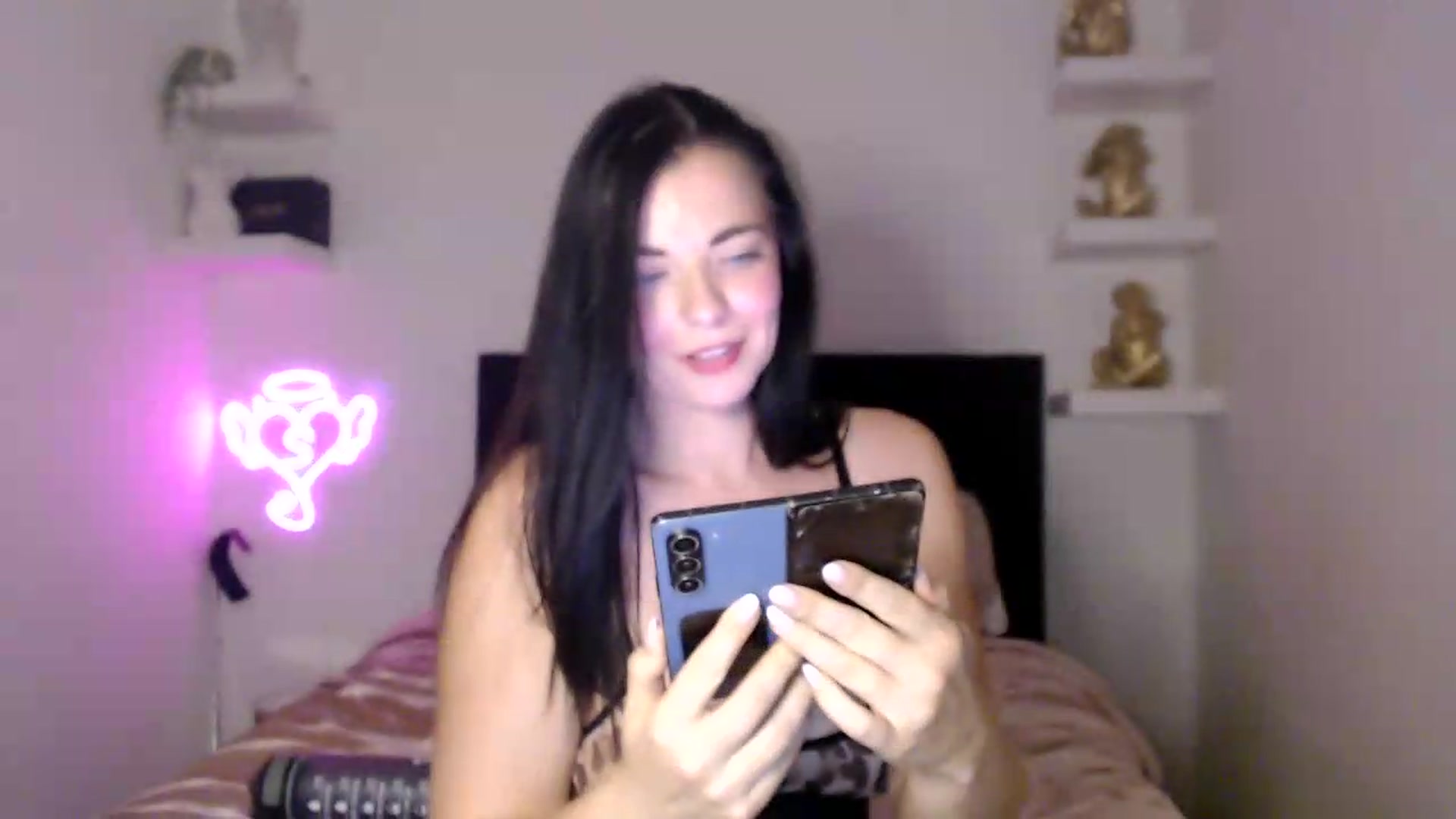 Gallery image thumbnail from innocentSamx's myfreecams stream on, 09/13/2026, 14:40 image 17 of 20