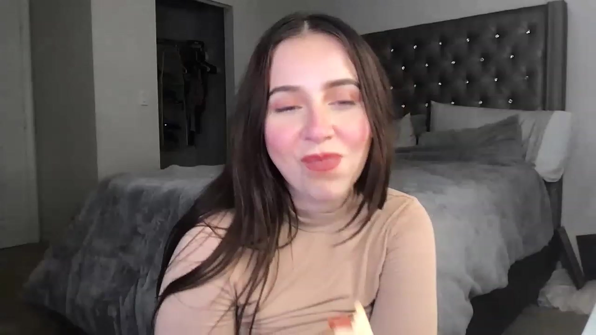 Gallery image thumbnail from iplayhardbabe's myfreecams stream on, 12/28/2022, 23:10 image 17 of 20