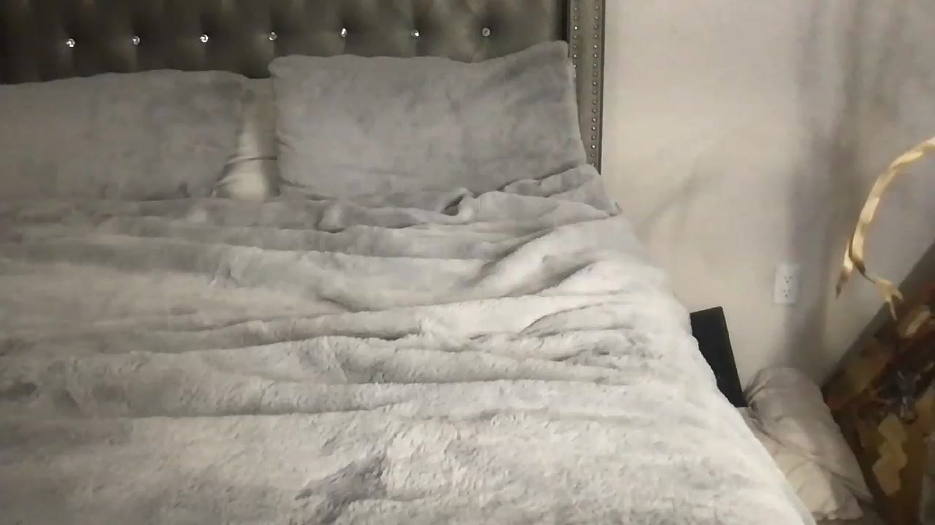 Gallery image thumbnail from iplayhardbabe's myfreecams stream on, 12/30/2022, 01:06 image 19 of 20