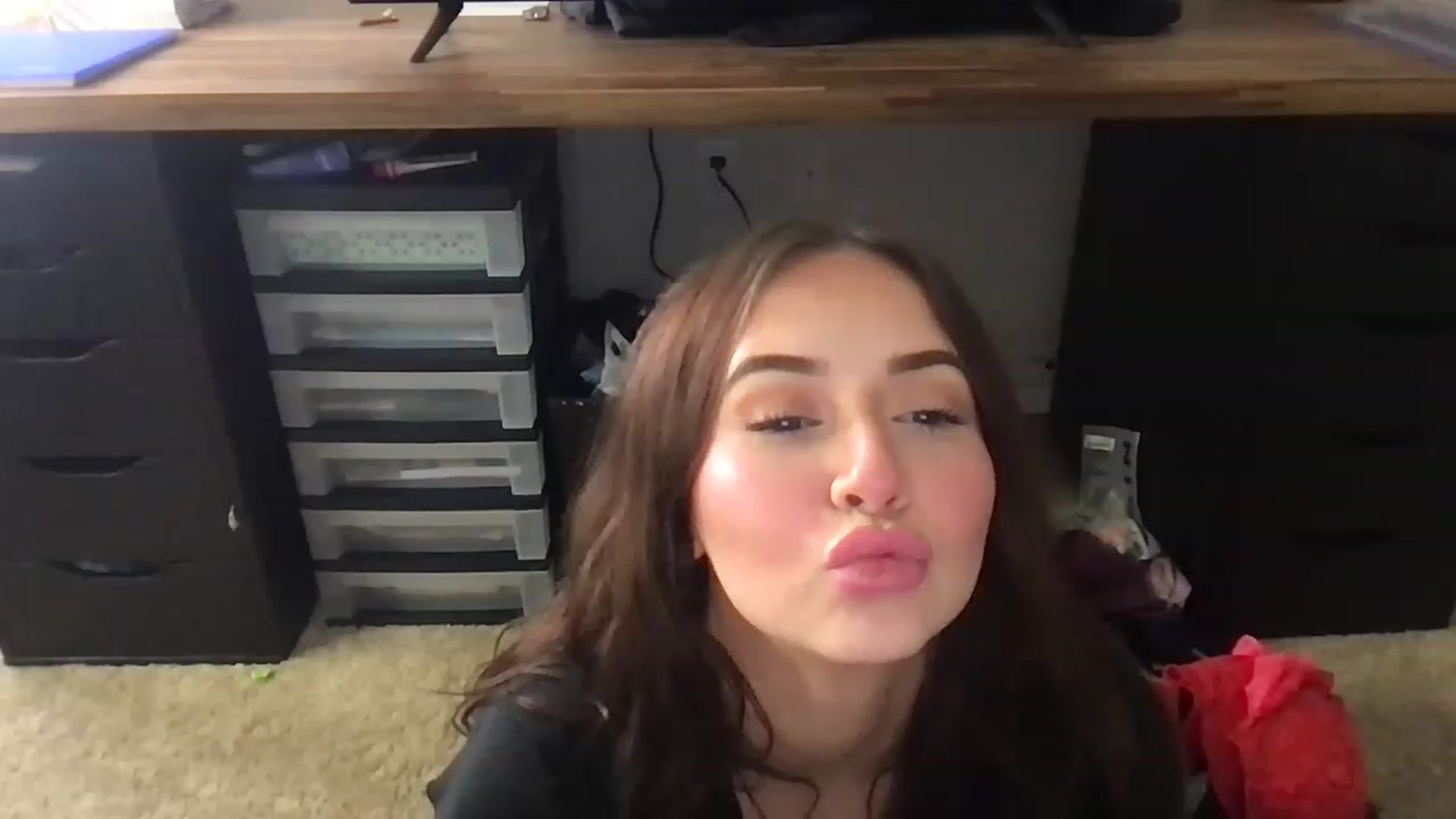 Gallery image thumbnail from iplayhardbabe's myfreecams stream on, 01/03/2023, 04:00 image 3 of 20