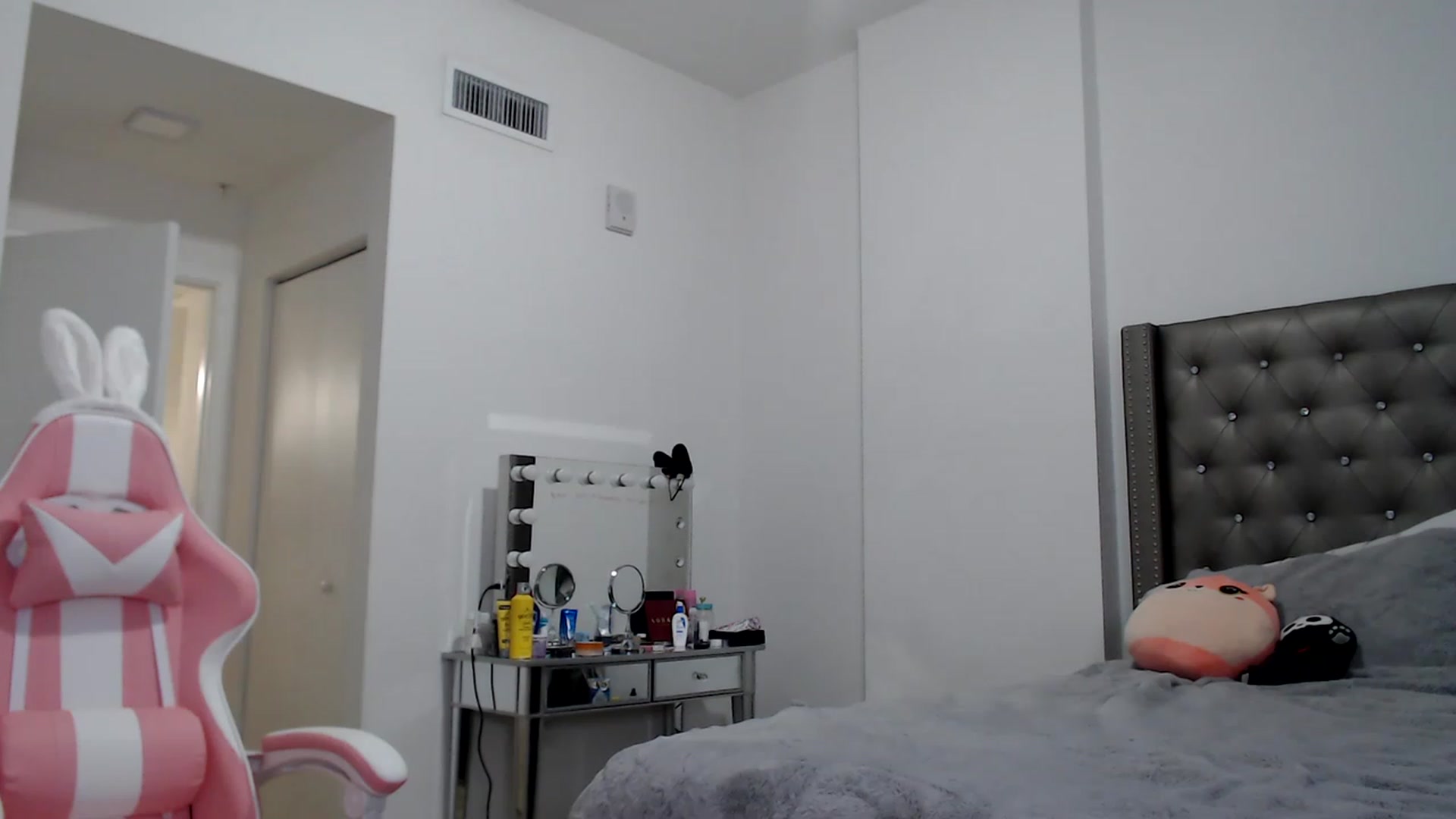 Gallery image thumbnail from iplayhardbabe's myfreecams stream on, 06/26/2023, 06:20 image 1 of 20