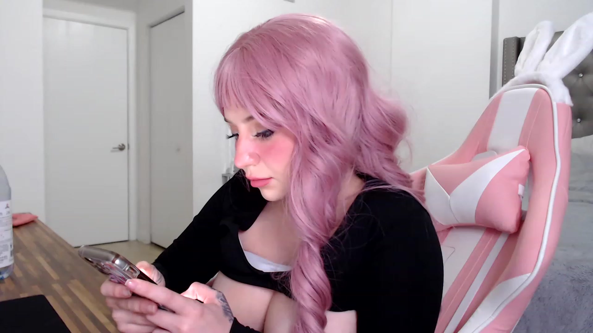 Gallery image thumbnail from iplayhardbabe's myfreecams stream on, 06/27/2023, 03:01 image 19 of 20
