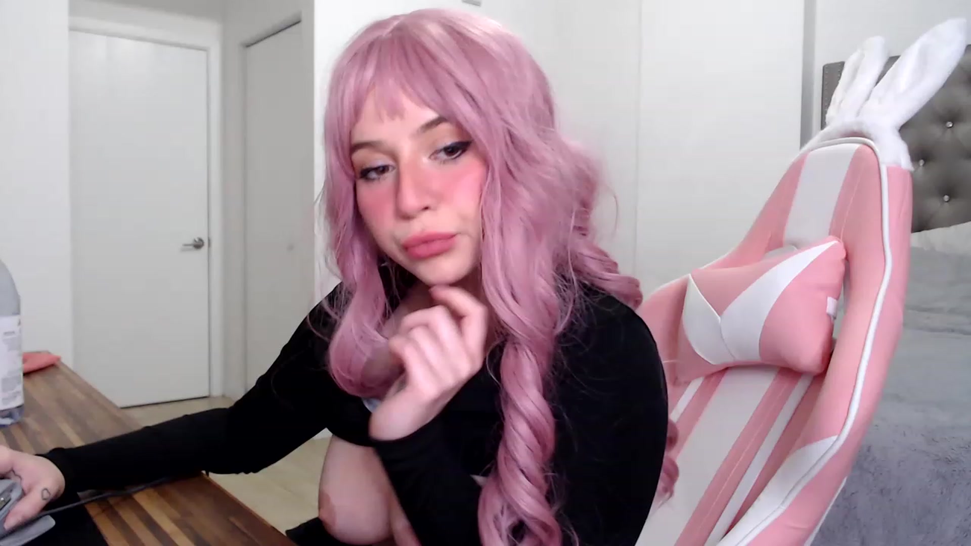 Gallery image thumbnail from iplayhardbabe's myfreecams stream on, 06/27/2023, 03:01 image 8 of 20