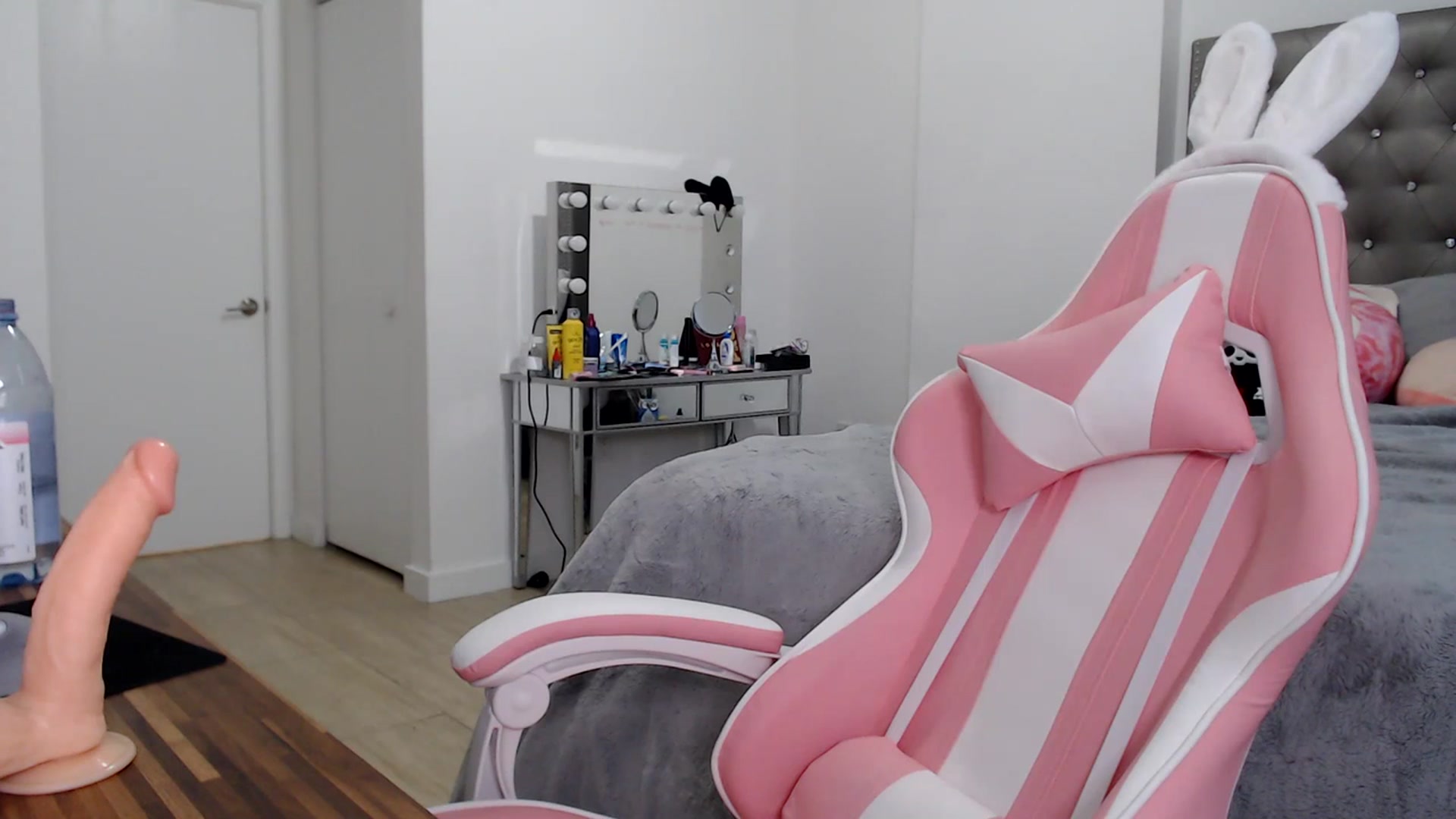 Gallery image thumbnail from iplayhardbabe's myfreecams stream on, 06/30/2023, 21:03 image 10 of 20
