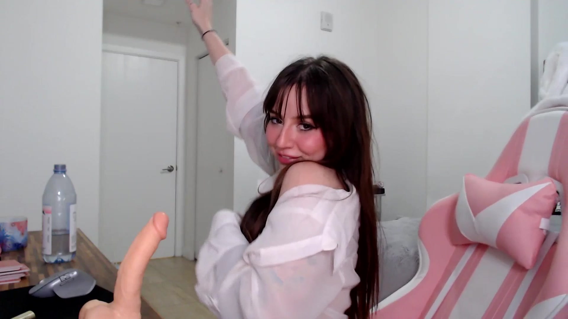 Gallery image thumbnail from iplayhardbabe's myfreecams stream on, 06/30/2023, 23:35 image 18 of 20
