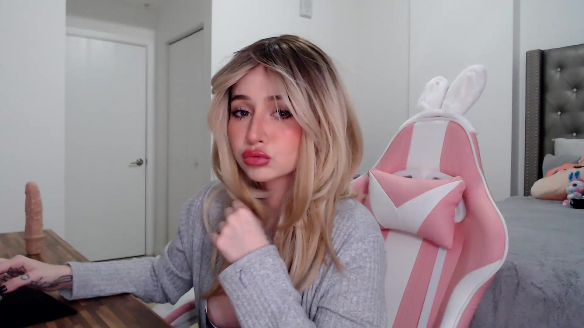 Gallery image thumbnail from iplayhardbabe's myfreecams stream on, 07/09/2023, 01:01 image 4 of 20