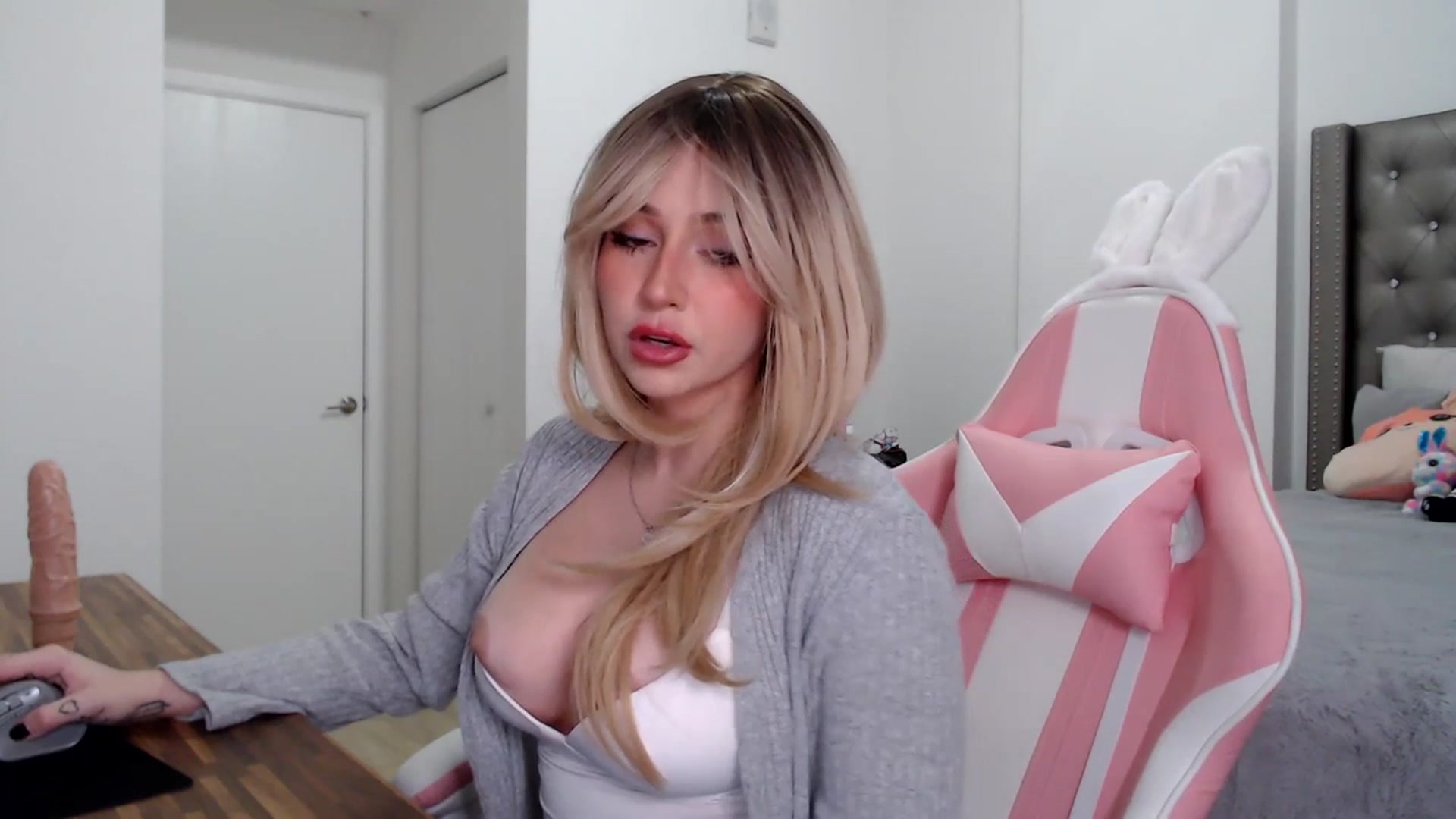 Gallery image thumbnail from iplayhardbabe's myfreecams stream on, 07/09/2023, 01:01 image 18 of 20