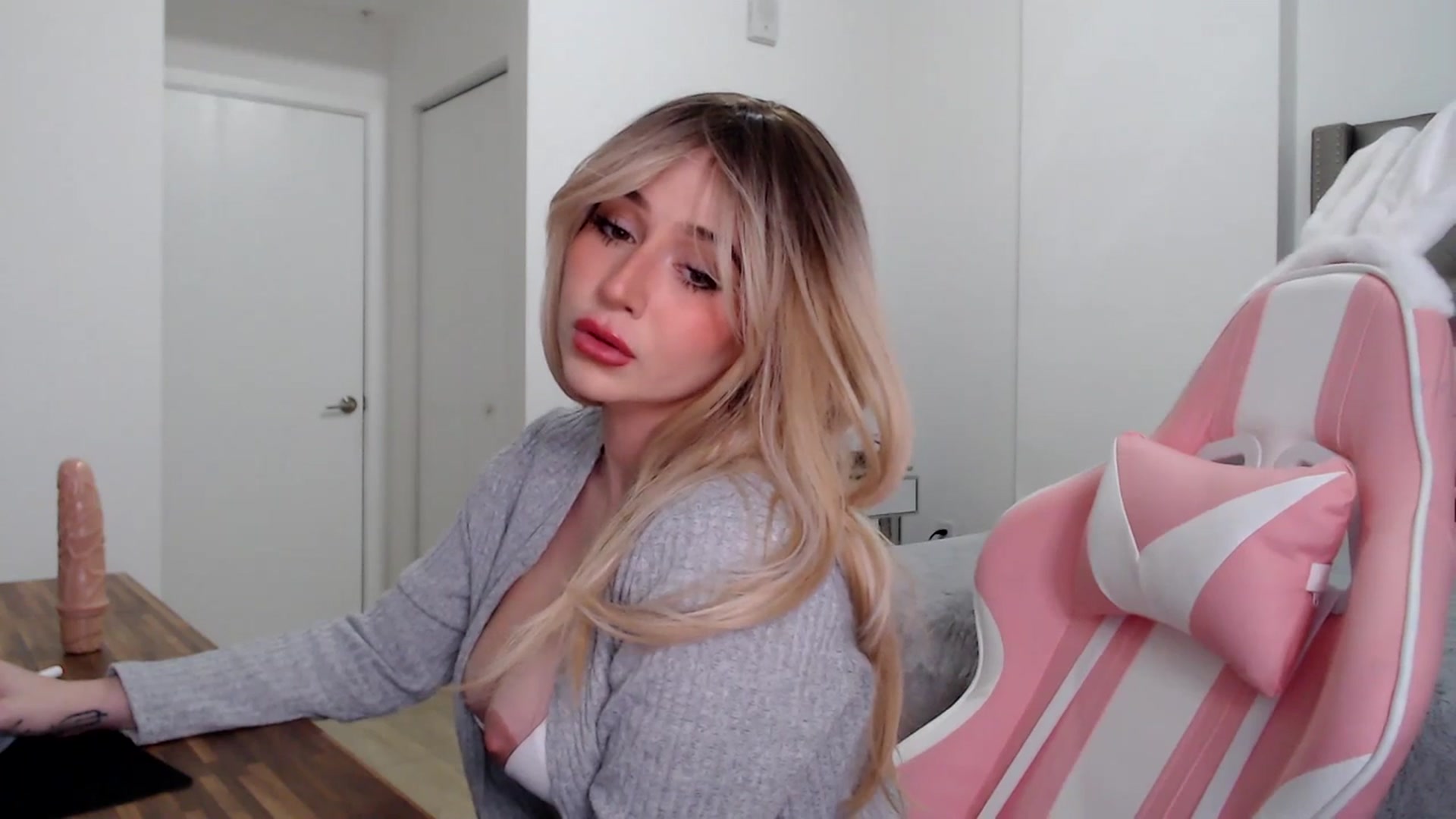Gallery image thumbnail from iplayhardbabe's myfreecams stream on, 07/09/2023, 01:01 image 12 of 20