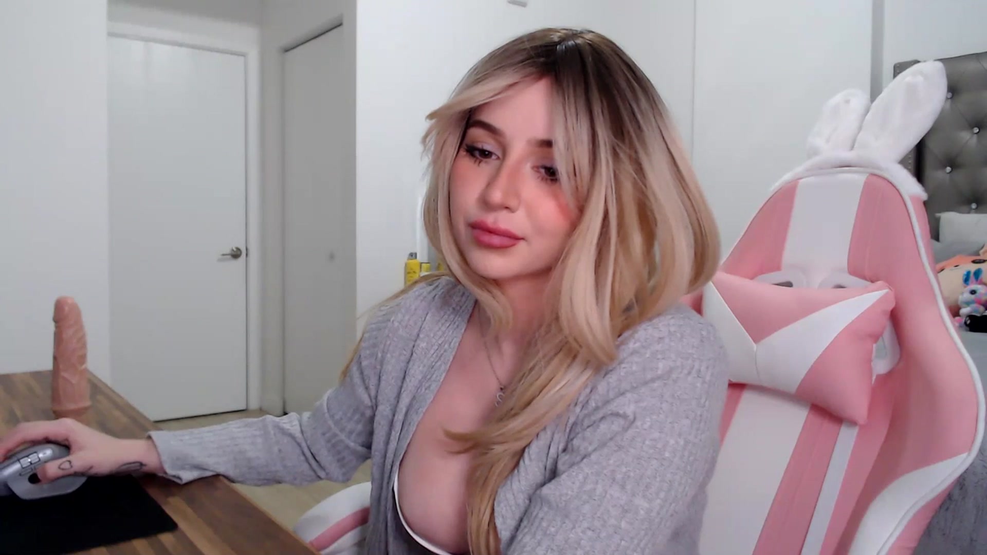Gallery image thumbnail from iplayhardbabe's myfreecams stream on, 07/09/2023, 02:49 image 14 of 20