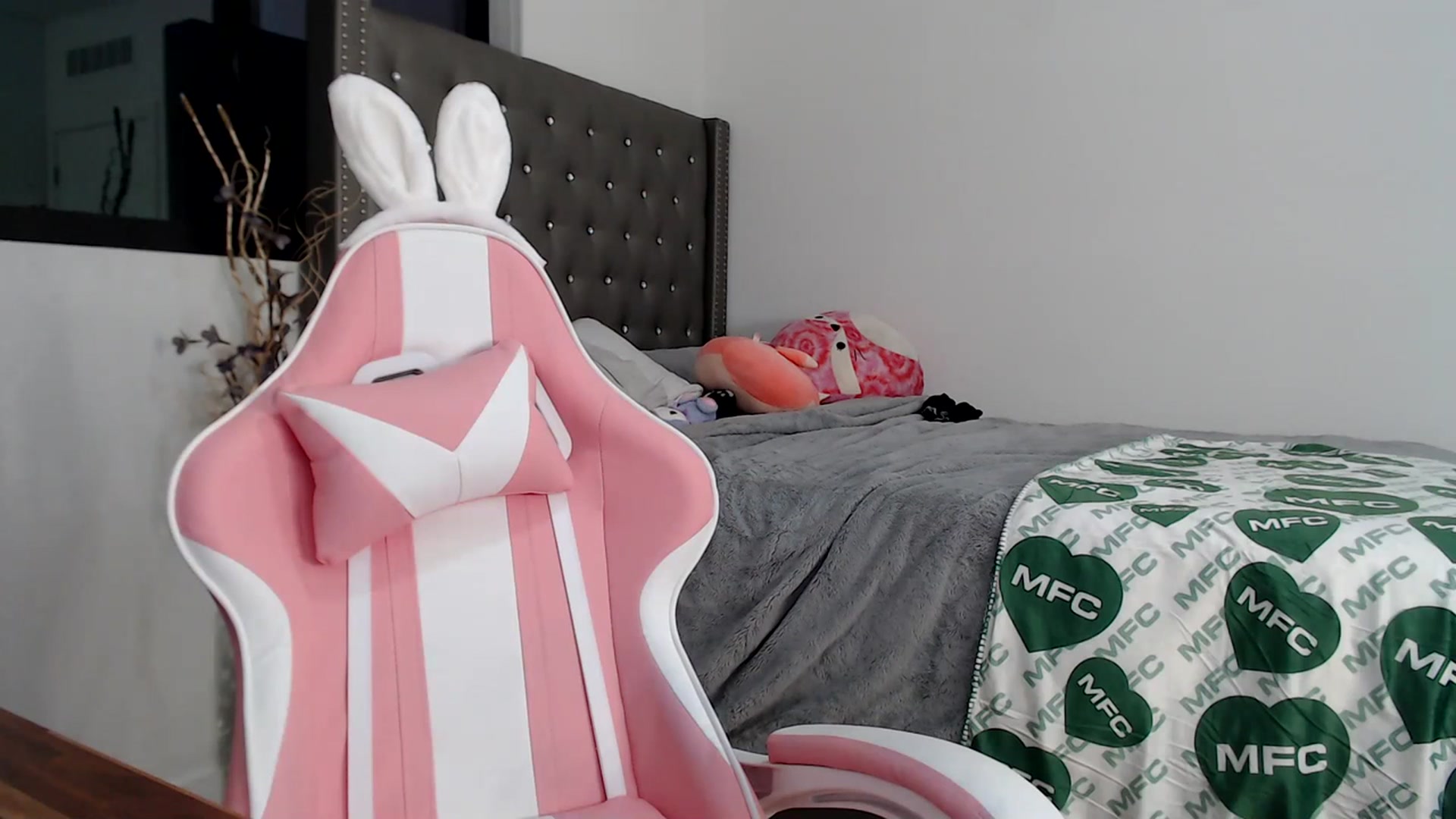 Gallery image thumbnail from iplayhardbabe's myfreecams stream on, 07/17/2023, 10:10 image 19 of 20
