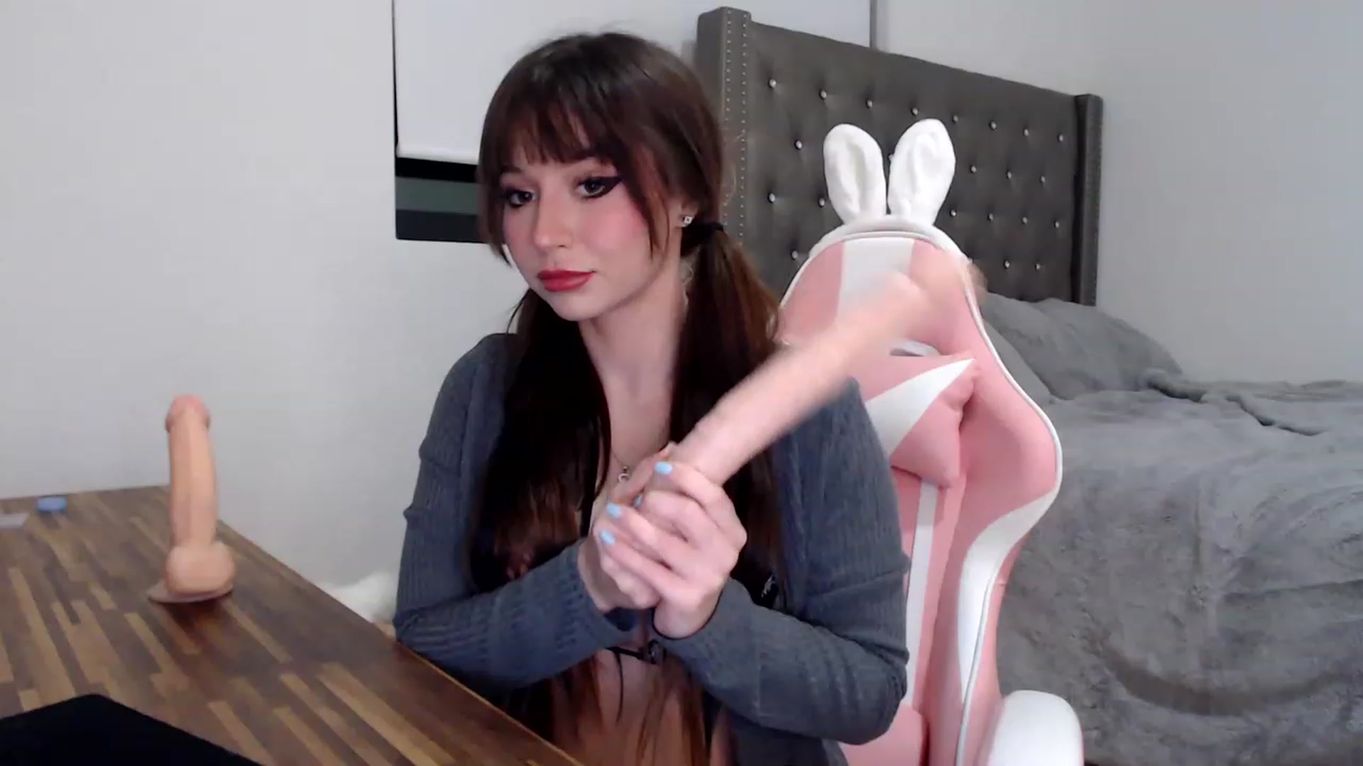 Gallery image thumbnail from iplayhardbabe's myfreecams stream on, 07/21/2023, 06:32 image 12 of 20