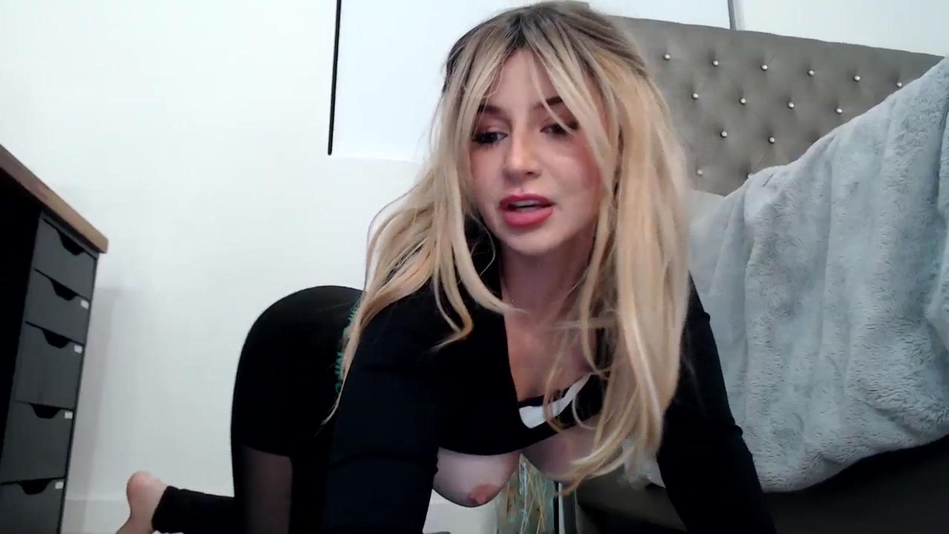 Gallery image thumbnail from iplayhardbabe's myfreecams stream on, 08/03/2023, 03:57 image 4 of 20