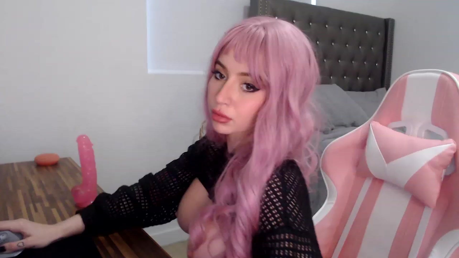 Gallery image thumbnail from iplayhardbabe's myfreecams stream on, 08/19/2023, 23:24 image 18 of 20