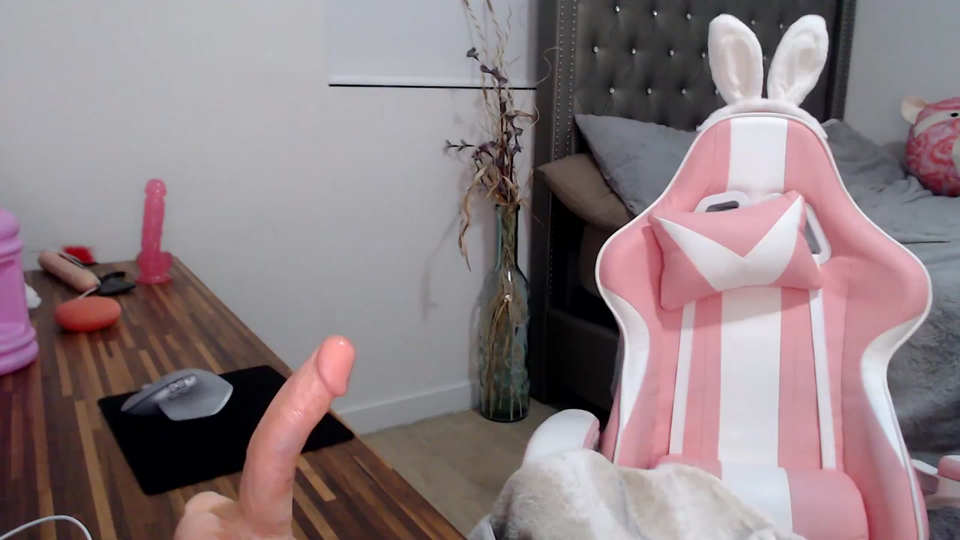Gallery image thumbnail from iplayhardbabe's myfreecams stream on, 08/29/2023, 23:57 image 15 of 20