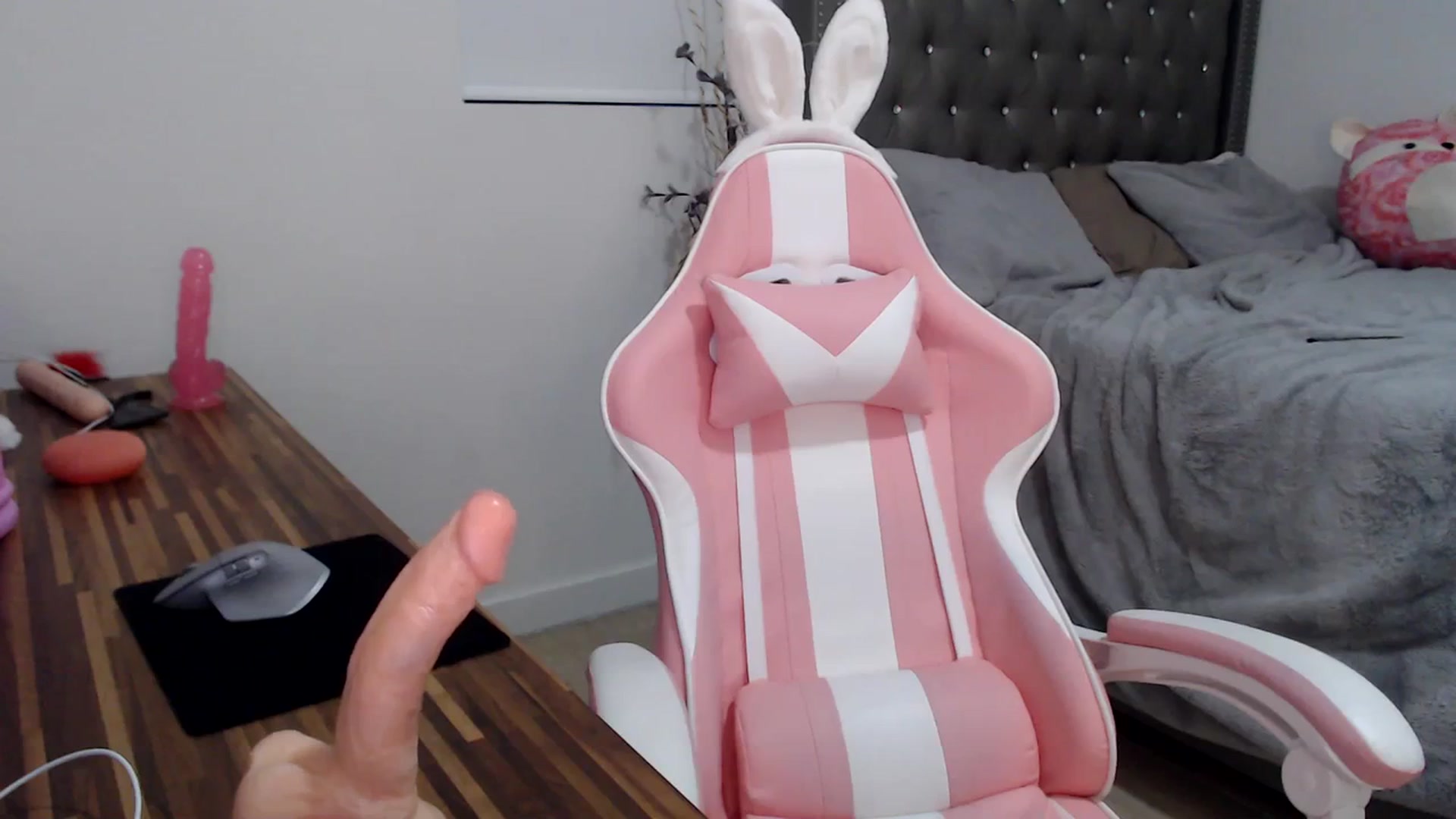Gallery image thumbnail from iplayhardbabe's myfreecams stream on, 08/29/2023, 23:57 image 10 of 20