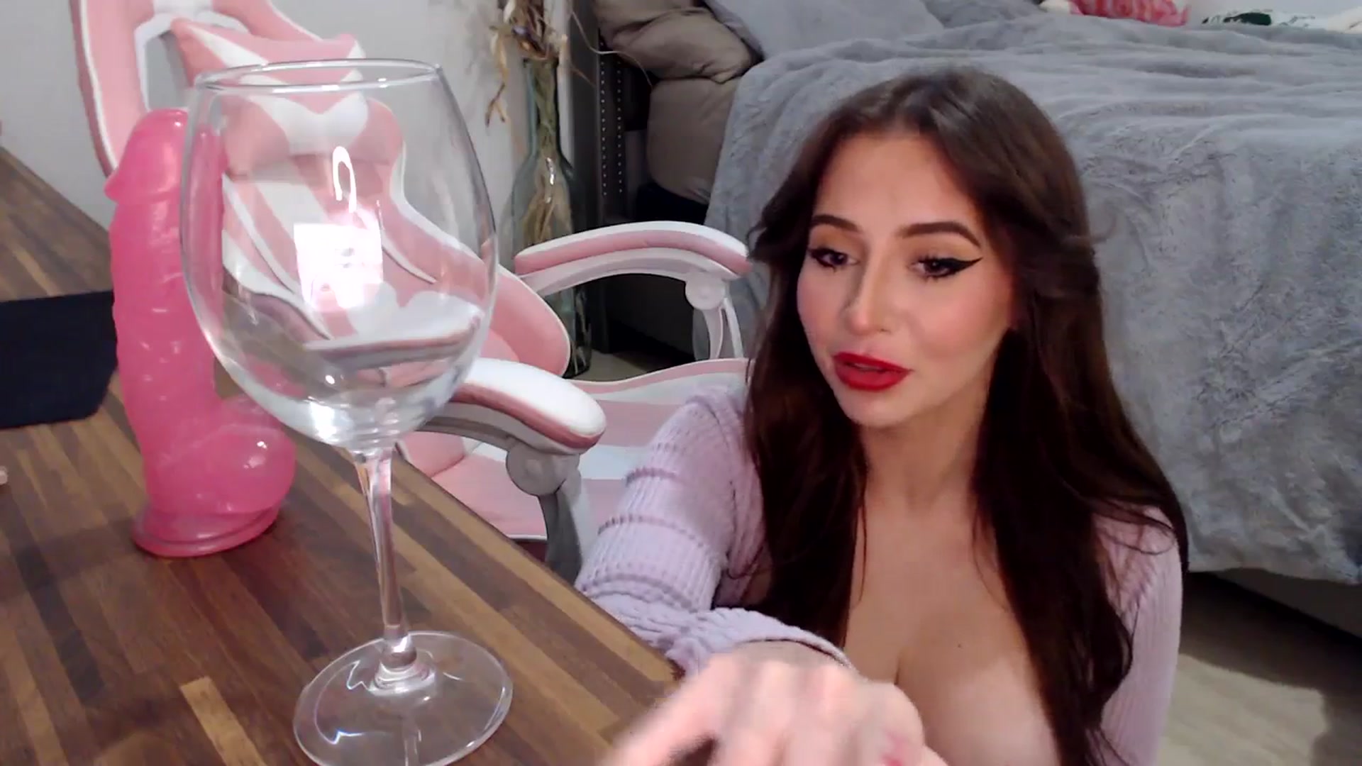 Gallery image thumbnail from iplayhardbabe's myfreecams stream on, 09/15/2023, 22:31 image 8 of 20