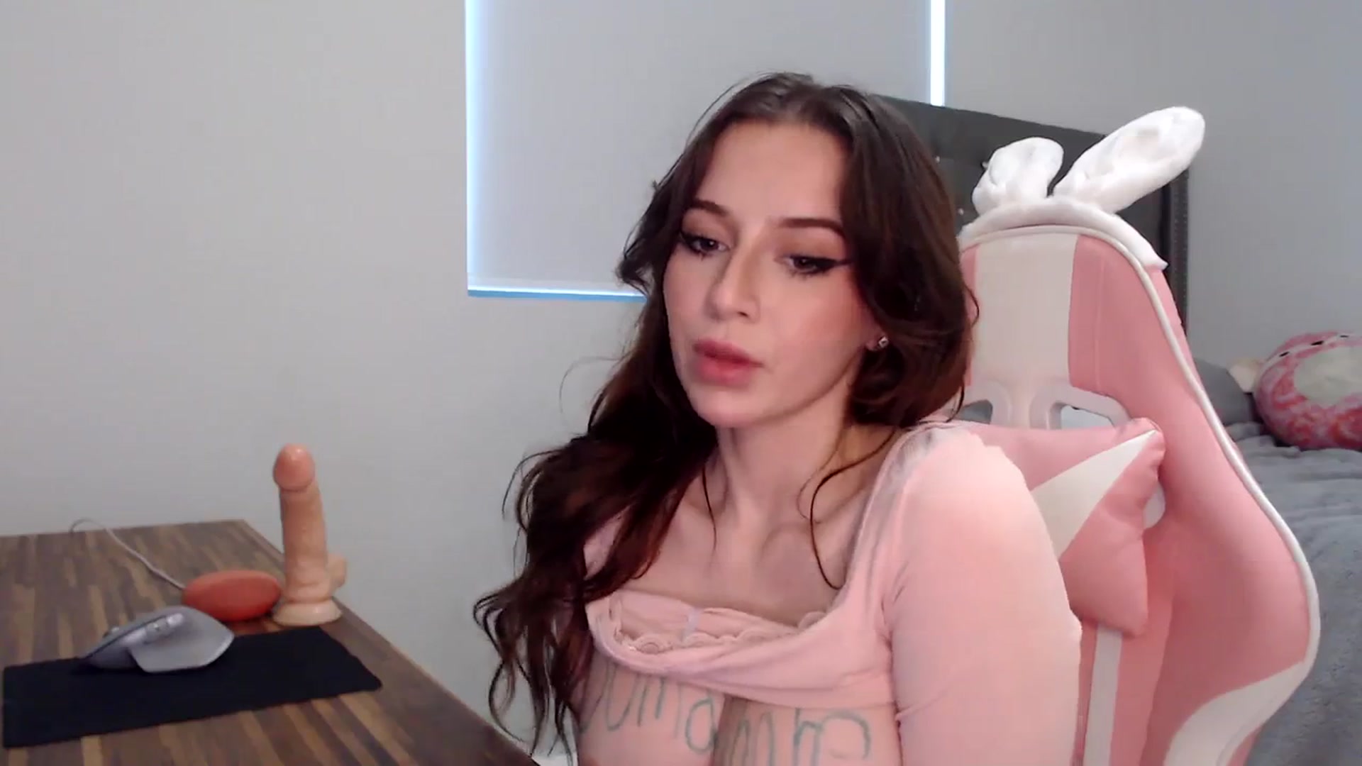 Gallery image thumbnail from iplayhardbabe's myfreecams stream on, 10/23/2023, 22:41 image 13 of 20