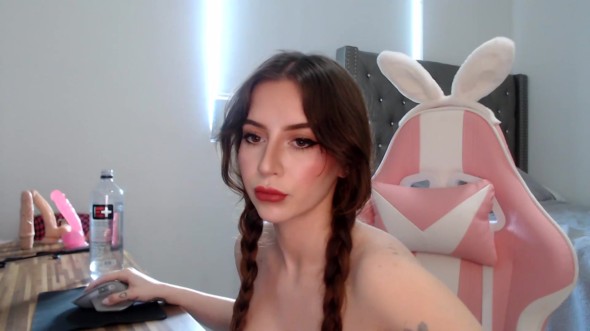Gallery image thumbnail from iplayhardbabe's myfreecams stream on, 11/28/2023, 17:08 image 9 of 20