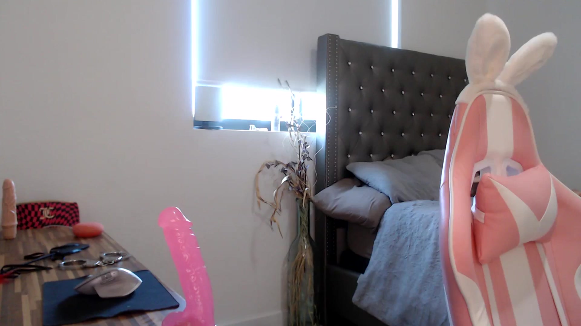 Gallery image thumbnail from iplayhardbabe's myfreecams stream on, 11/28/2023, 19:24 image 13 of 20