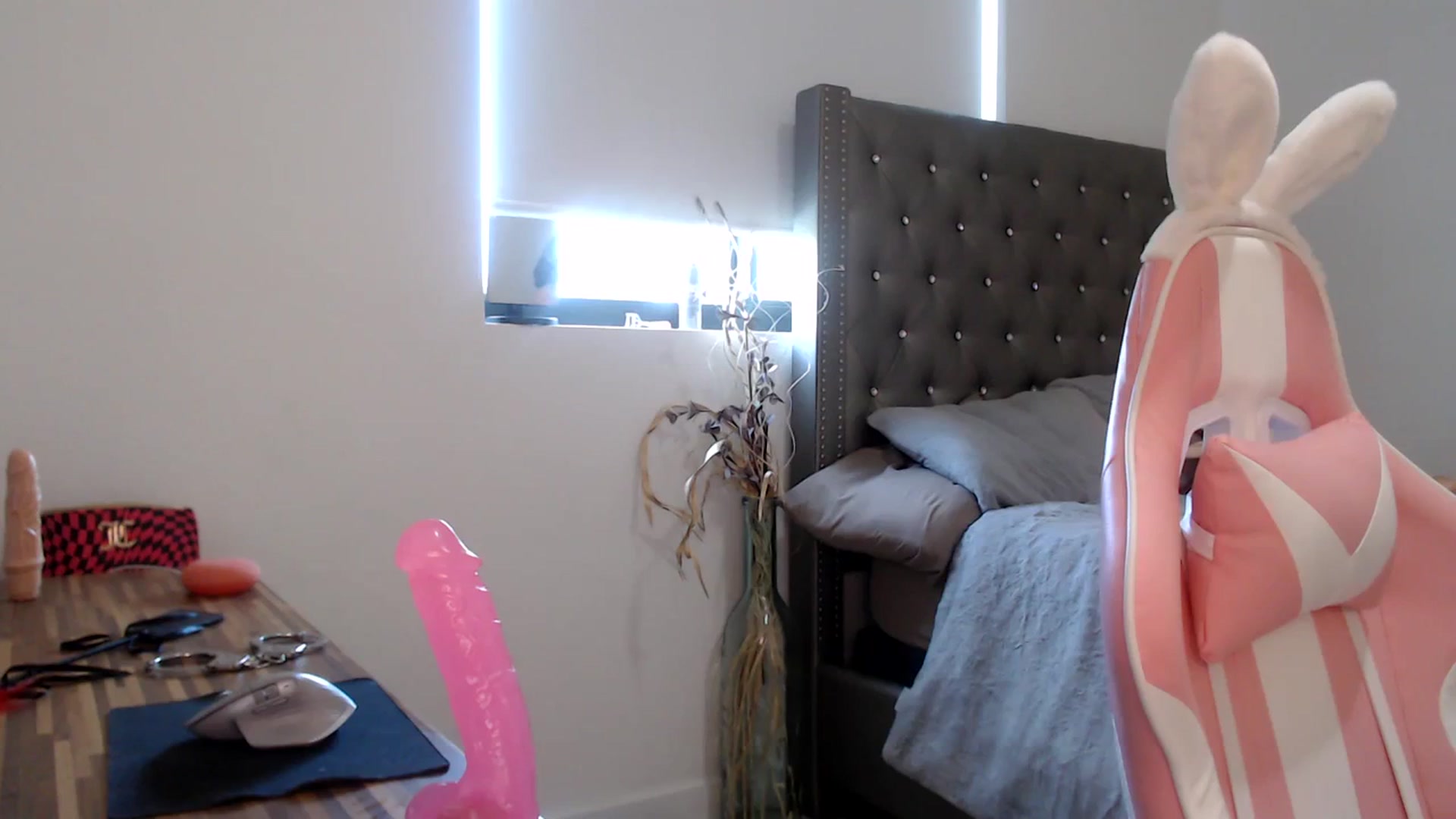 Gallery image thumbnail from iplayhardbabe's myfreecams stream on, 11/28/2023, 19:24 image 12 of 20