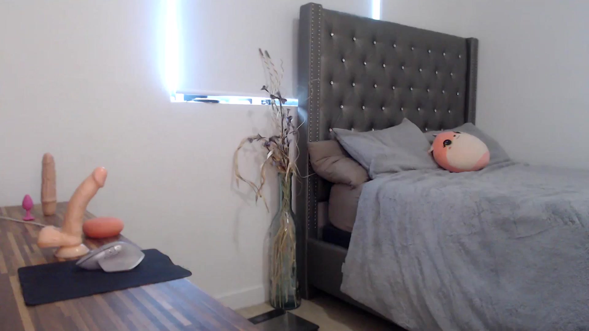 Gallery image thumbnail from iplayhardbabe's myfreecams stream on, 11/30/2023, 21:37 image 6 of 20