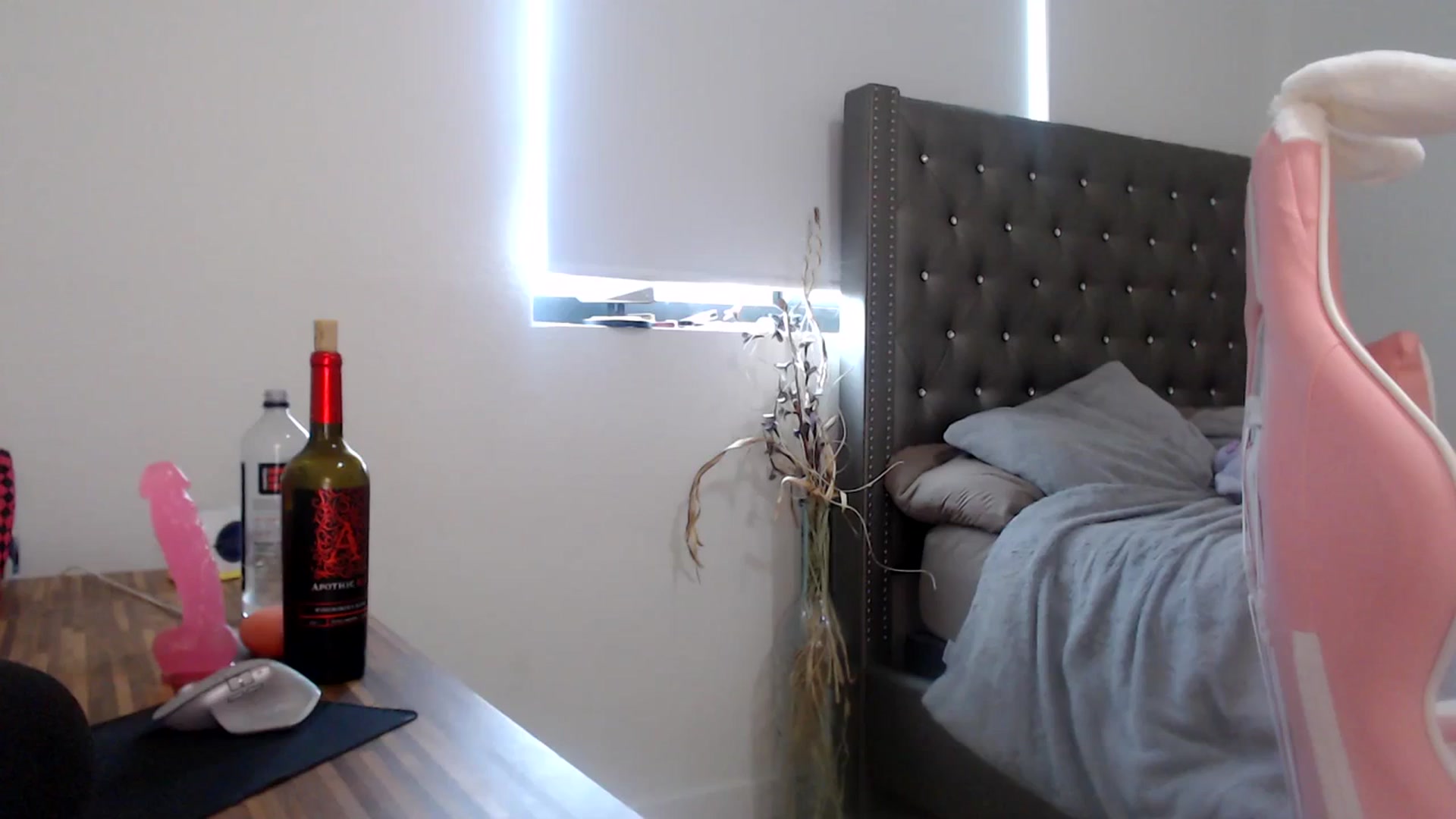 Gallery image thumbnail from iplayhardbabe's myfreecams stream on, 12/10/2023, 21:42 image 16 of 20