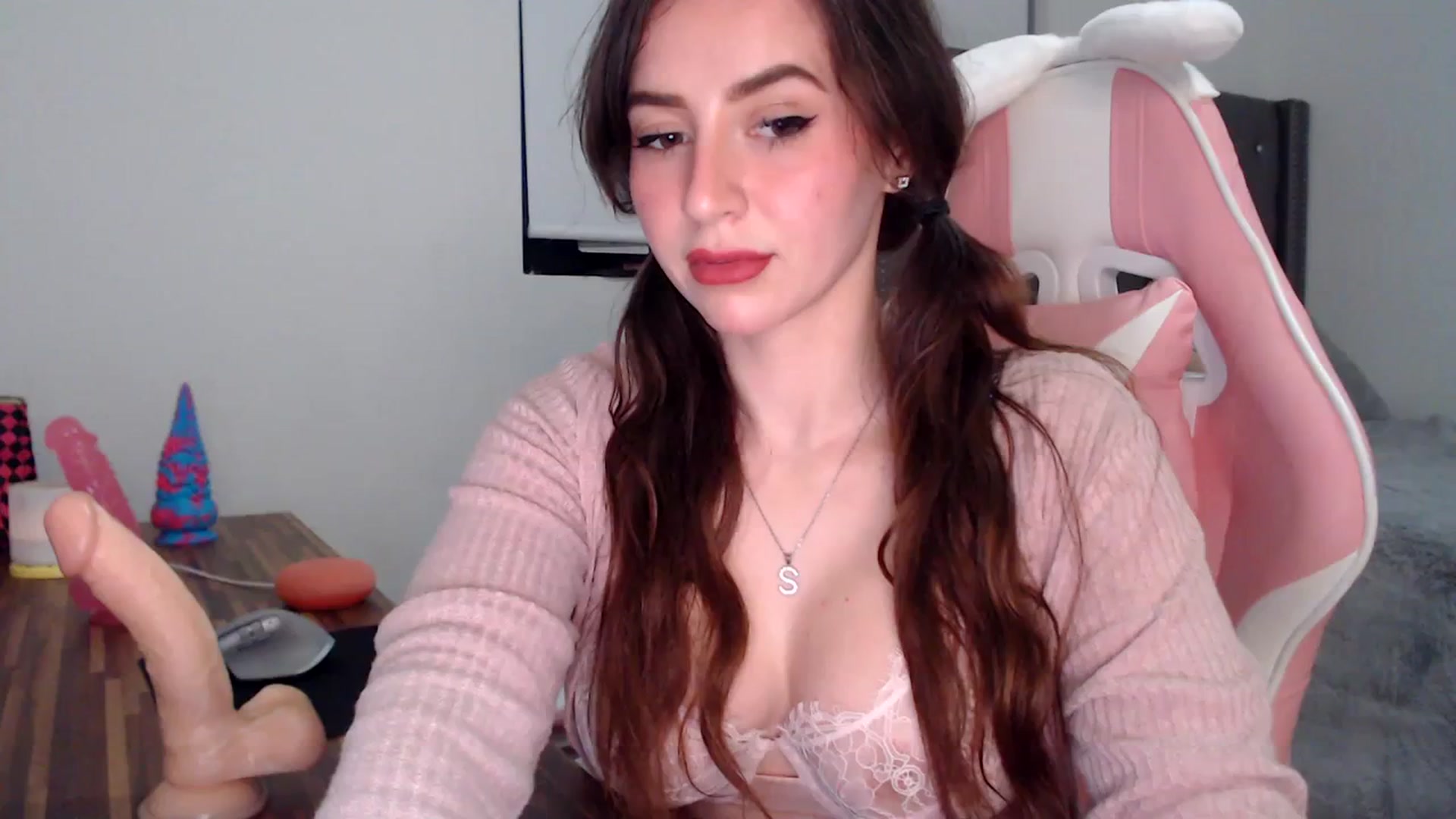 Gallery image thumbnail from iplayhardbabe's myfreecams stream on, 12/13/2023, 23:04 image 7 of 20