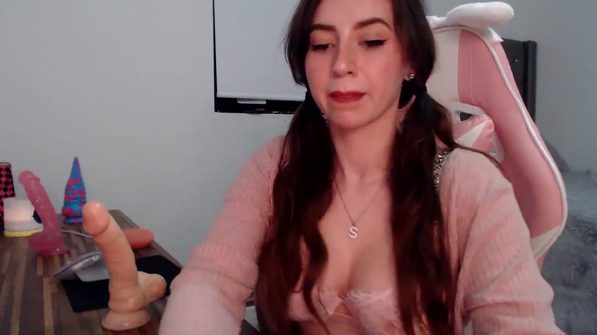 Gallery image thumbnail from iplayhardbabe's myfreecams stream on, 12/13/2023, 23:04 image 13 of 20