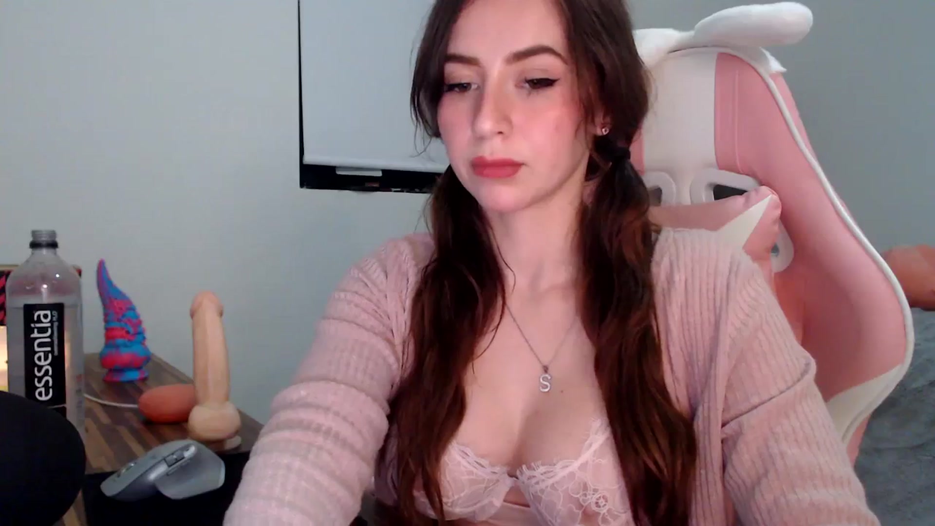 Gallery image thumbnail from iplayhardbabe's myfreecams stream on, 12/14/2023, 01:12 image 18 of 20