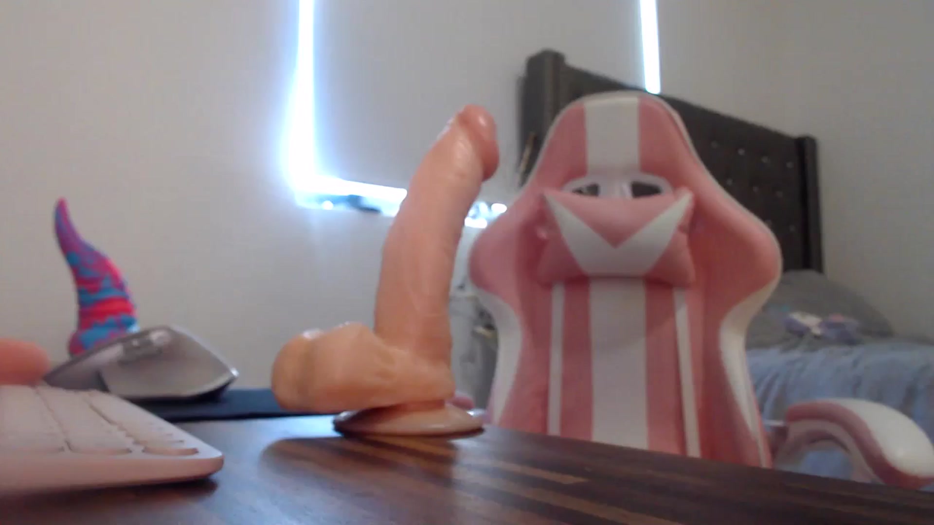 Gallery image thumbnail from iplayhardbabe's myfreecams stream on, 12/19/2023, 21:41 image 13 of 20