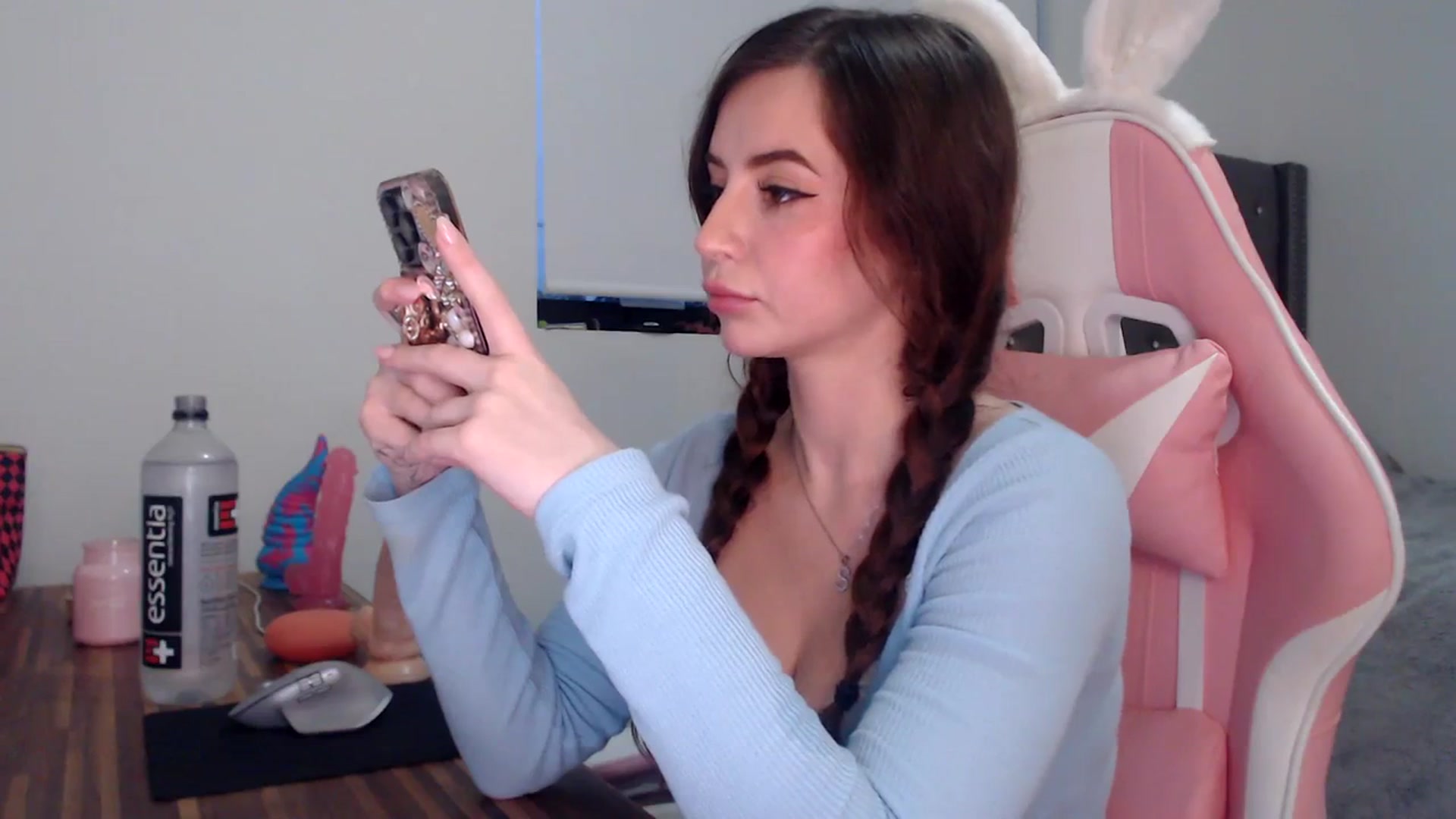 Gallery image thumbnail from iplayhardbabe's myfreecams stream on, 12/21/2023, 24:03 image 7 of 20