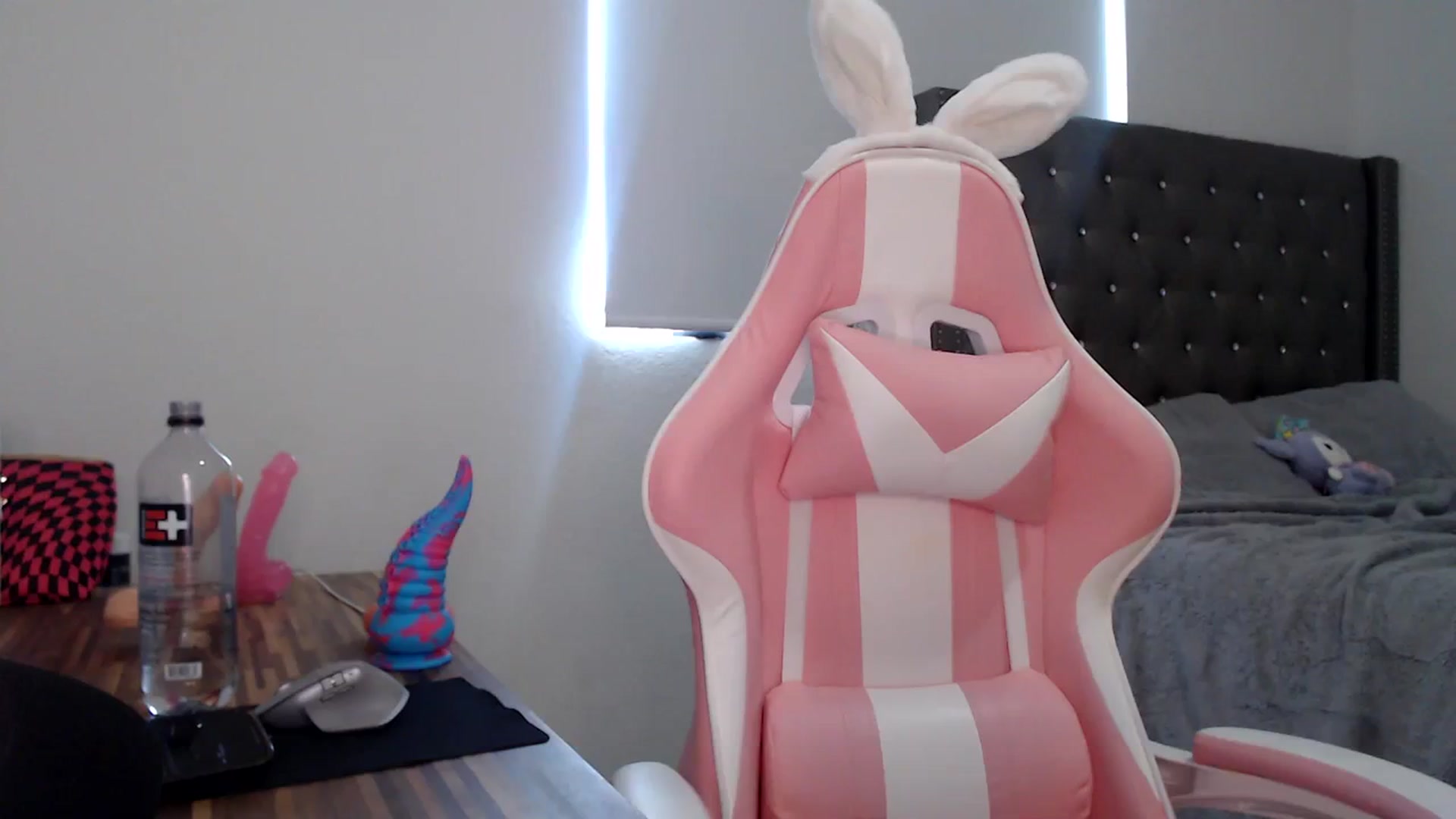 Gallery image thumbnail from iplayhardbabe's myfreecams stream on, 12/22/2023, 21:42 image 3 of 20