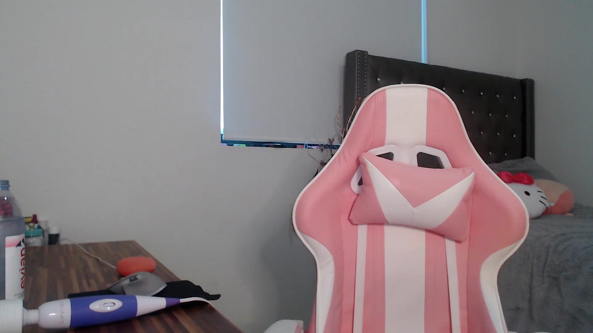 Gallery image thumbnail from iplayhardbabe's myfreecams stream on, 01/22/2024, 24:40 image 1 of 20