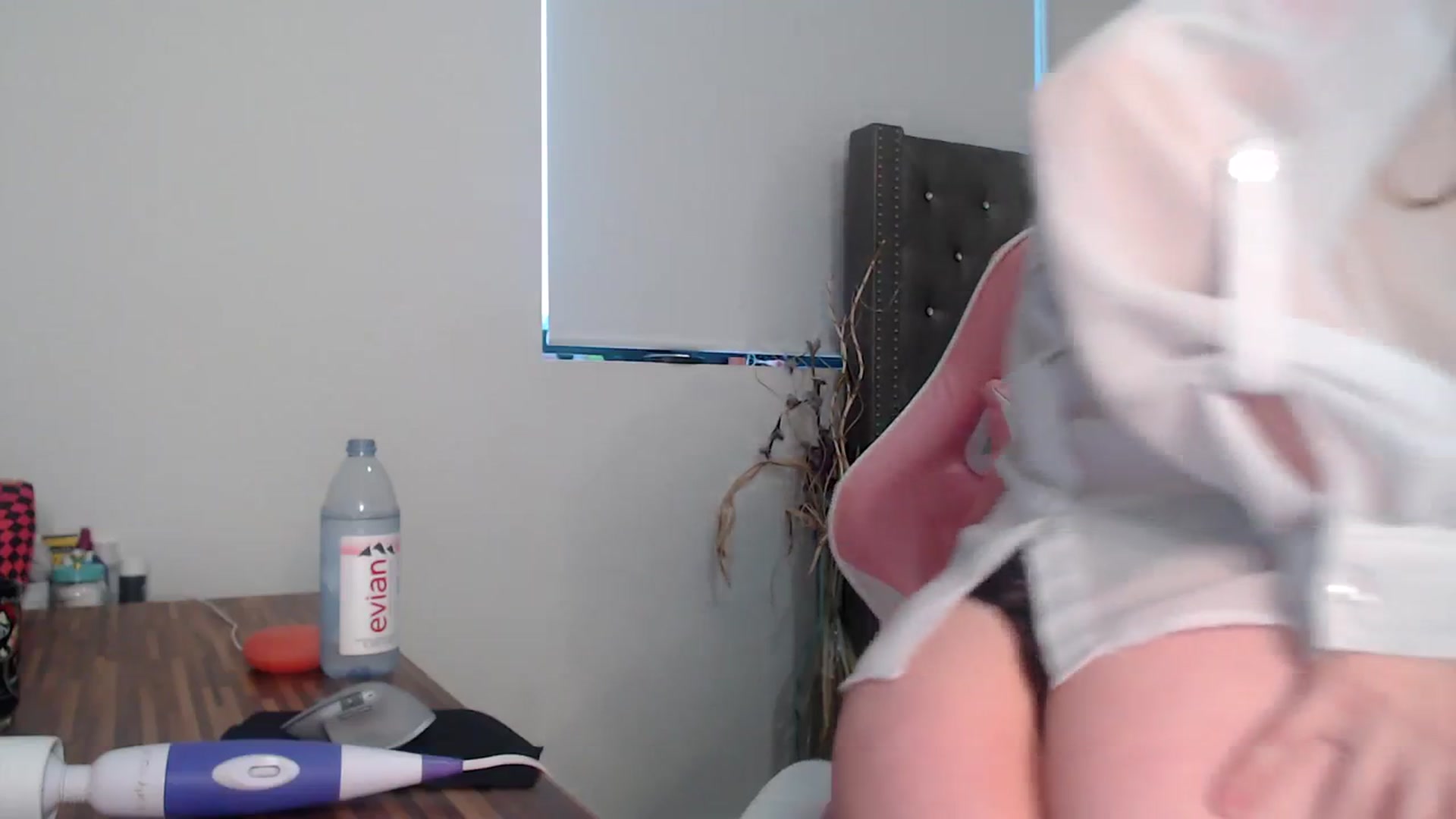 Gallery image thumbnail from iplayhardbabe's myfreecams stream on, 01/22/2024, 24:40 image 2 of 20