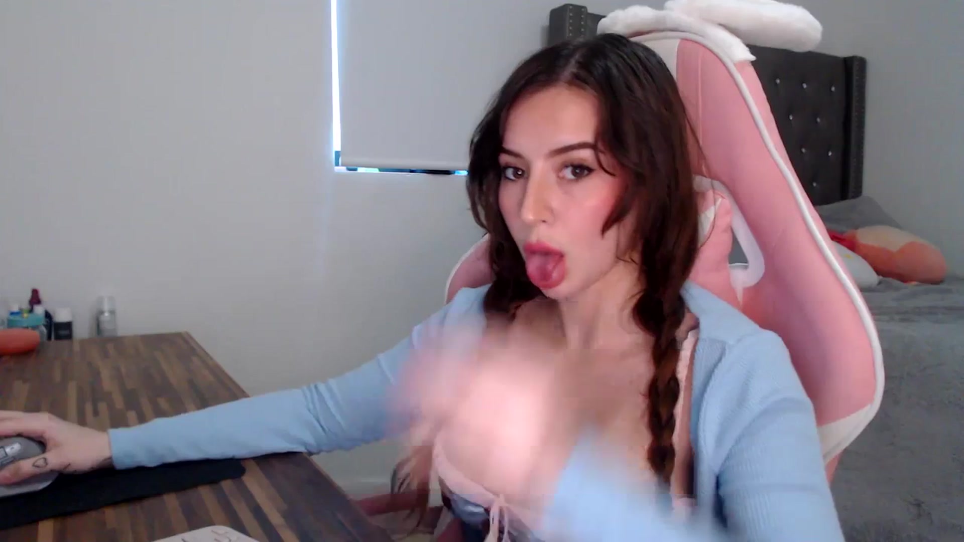 Gallery image thumbnail from iplayhardbabe's myfreecams stream on, 01/27/2024, 23:01 image 17 of 20