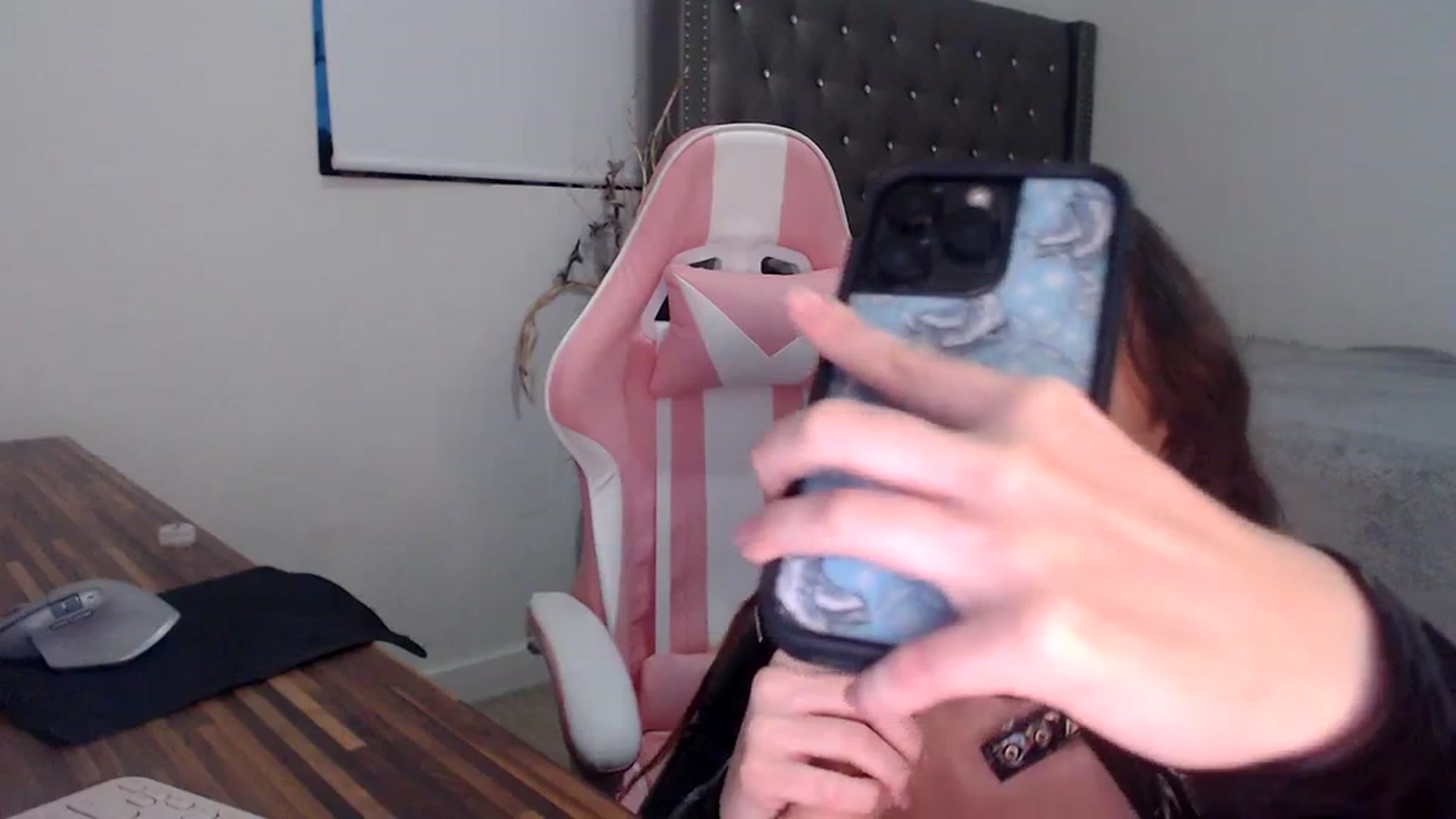 Gallery image thumbnail from iplayhardbabe's myfreecams stream on, 03/27/2024, 24:00 image 6 of 20