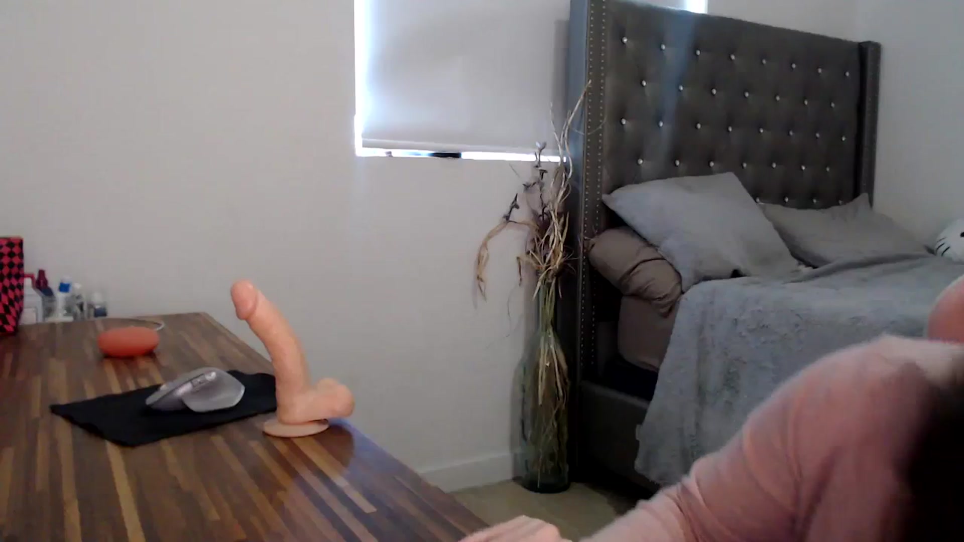Gallery image thumbnail from iplayhardbabe's myfreecams stream on, 03/29/2024, 19:25 image 7 of 20