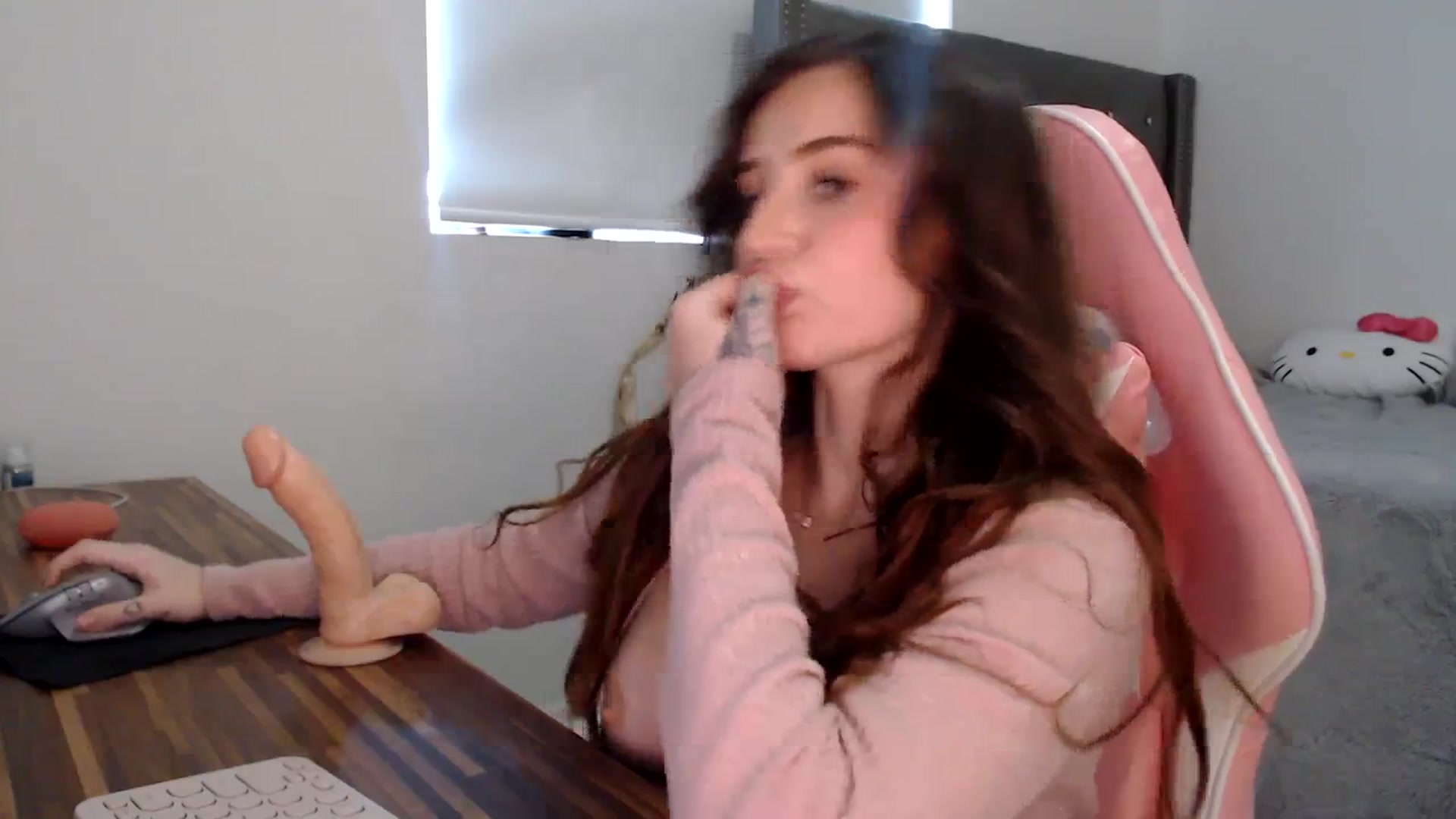 Gallery image thumbnail from iplayhardbabe's myfreecams stream on, 03/29/2024, 19:25 image 12 of 20