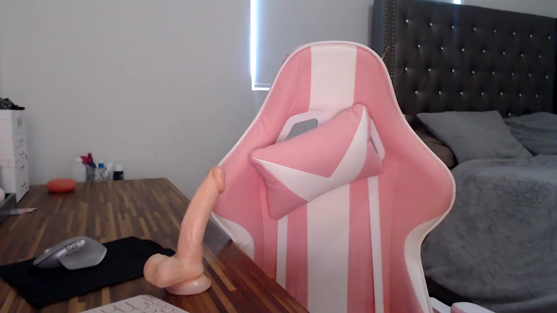 Gallery image thumbnail from iplayhardbabe's myfreecams stream on, 04/07/2024, 23:38 image 10 of 20