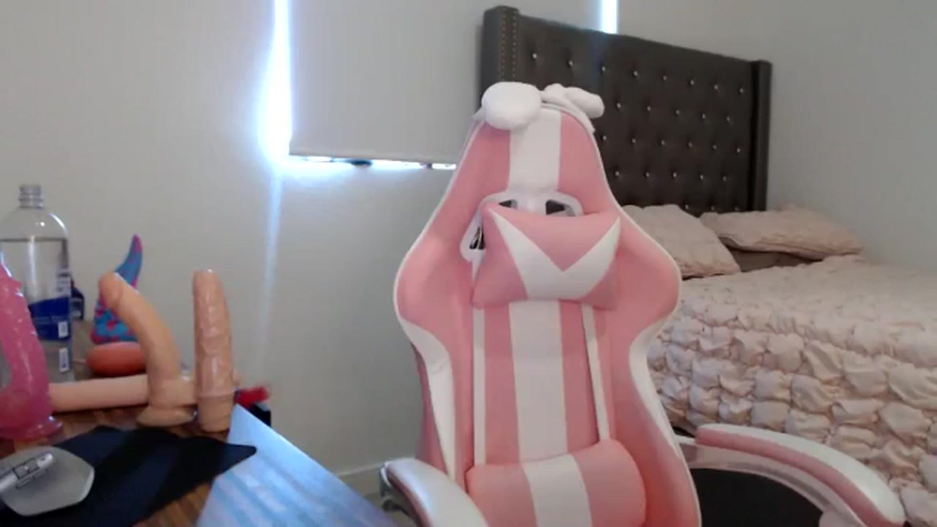 Gallery image thumbnail from iplayhardbabe's myfreecams stream on, 05/26/2024, 20:29 image 20 of 20